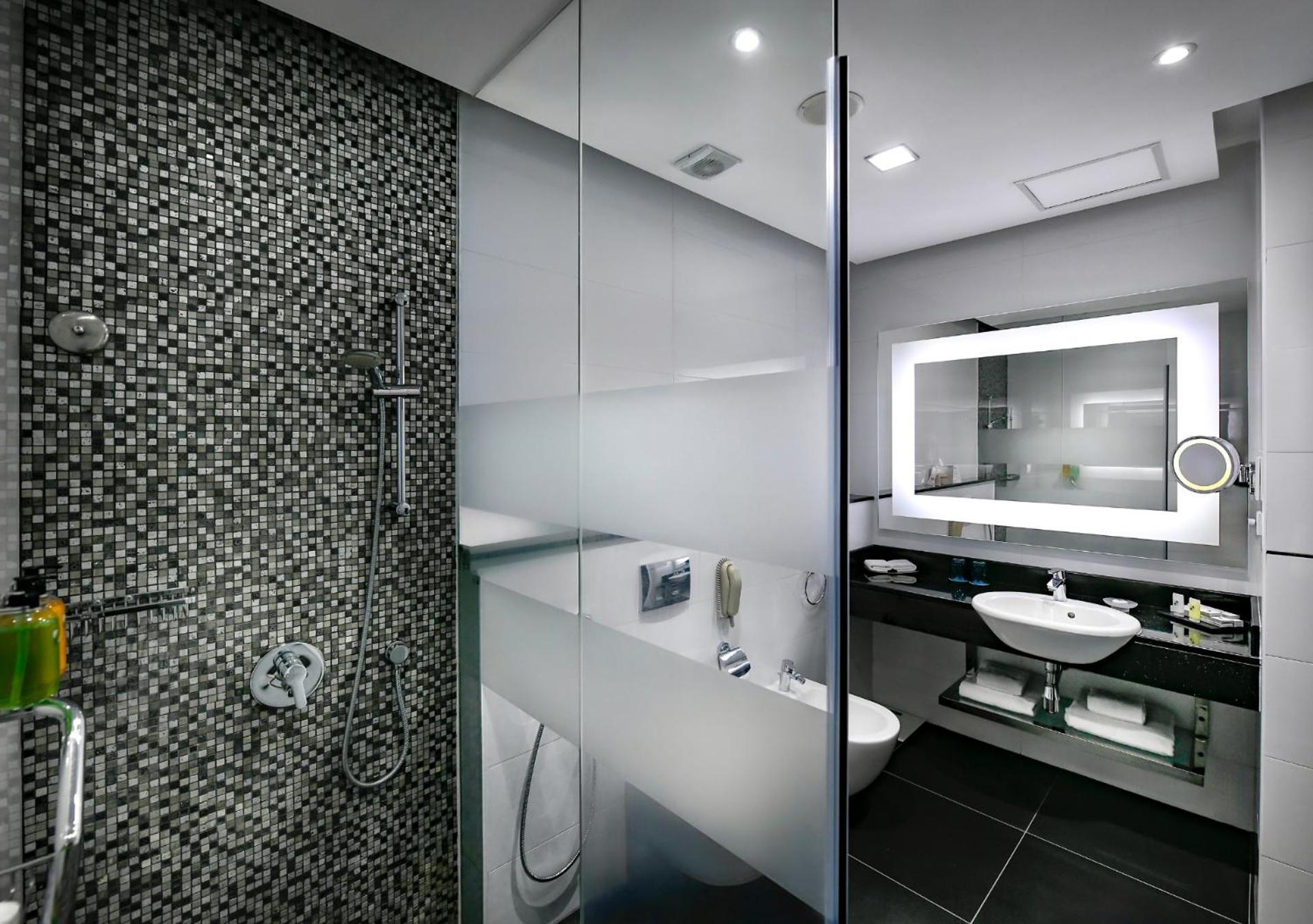 Premium Room with Vista 27 Lounge Access