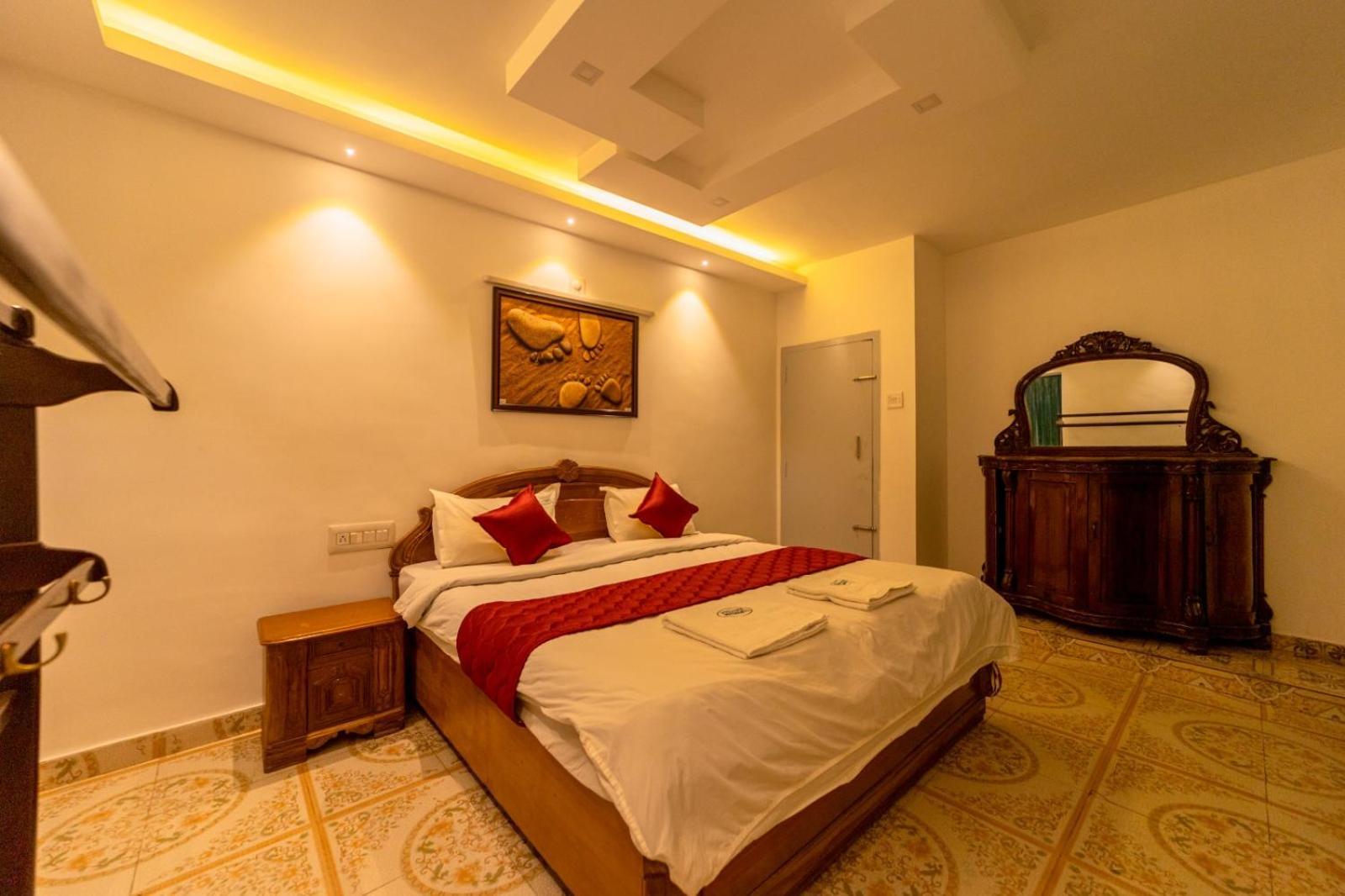 Deluxe King Room