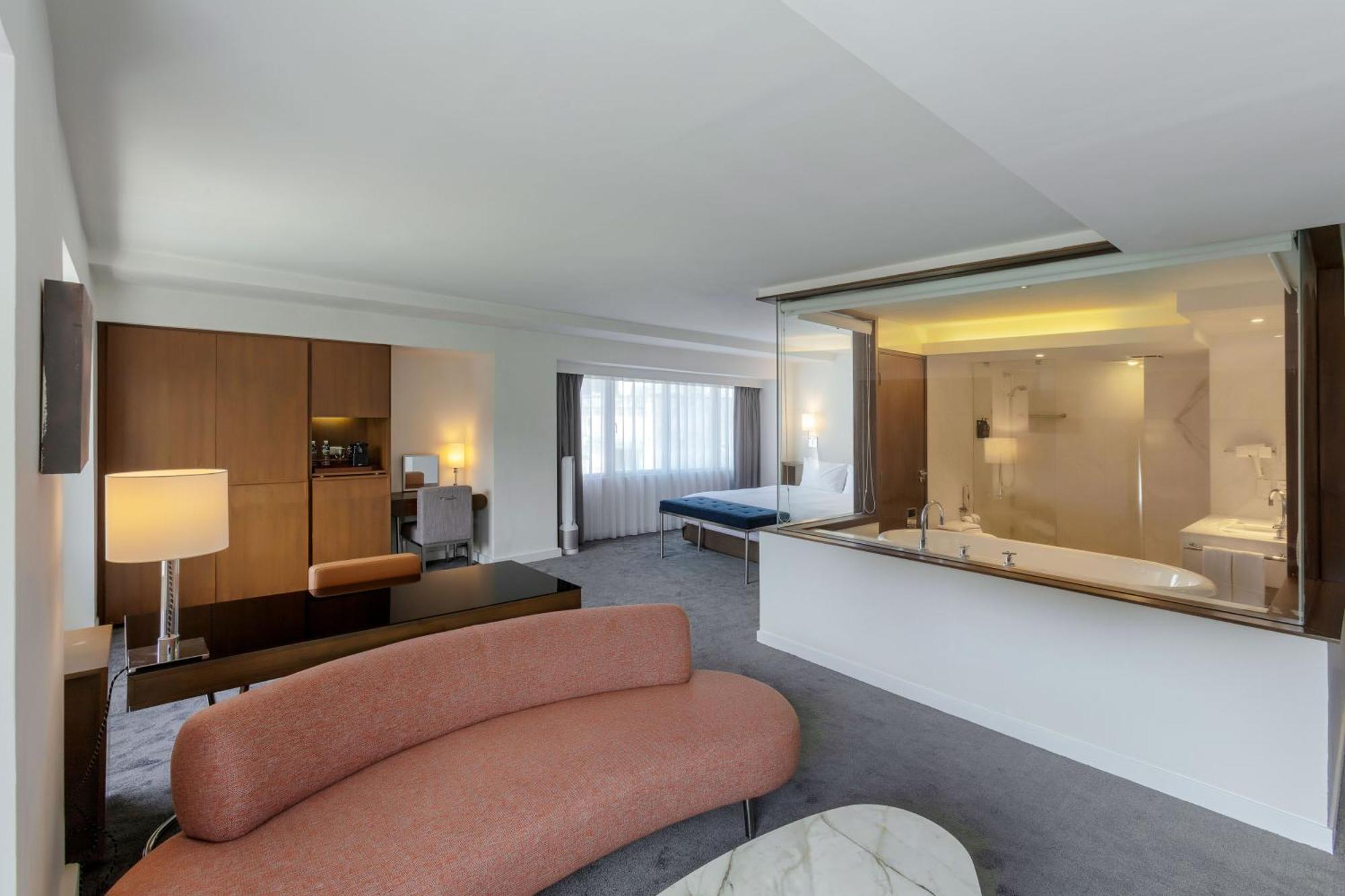 Deluxe Suite