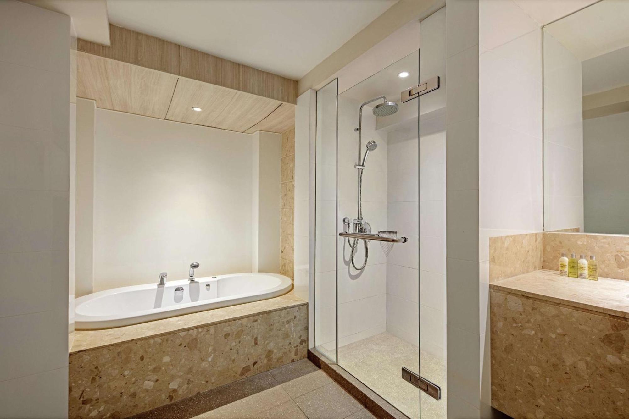 Deluxe Suite mit Kingsize-Bett und Balkon