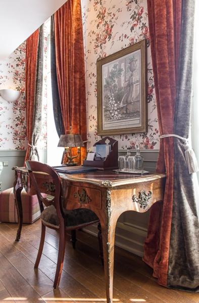 Canal View Room