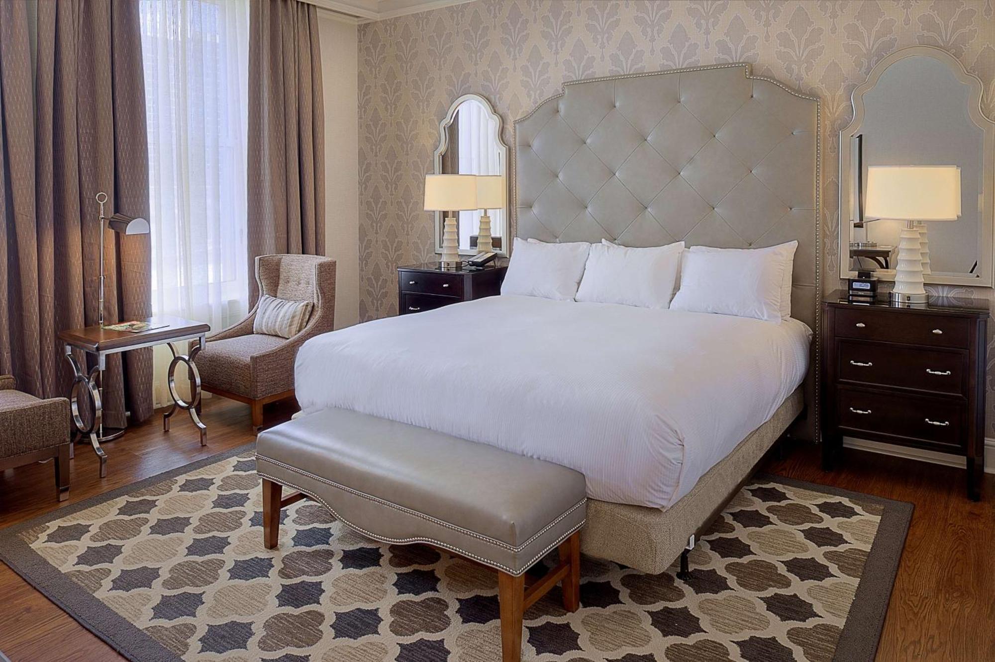 Habitación Executive Superior con cama extragrande y vistas a la fuente