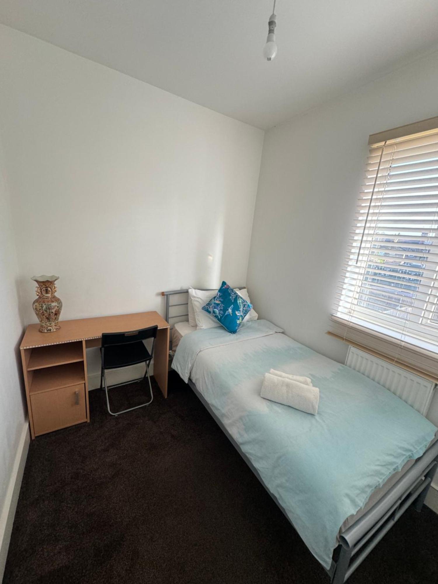 Single Room with Shared Shower and Toilet,1657217769:JPEG