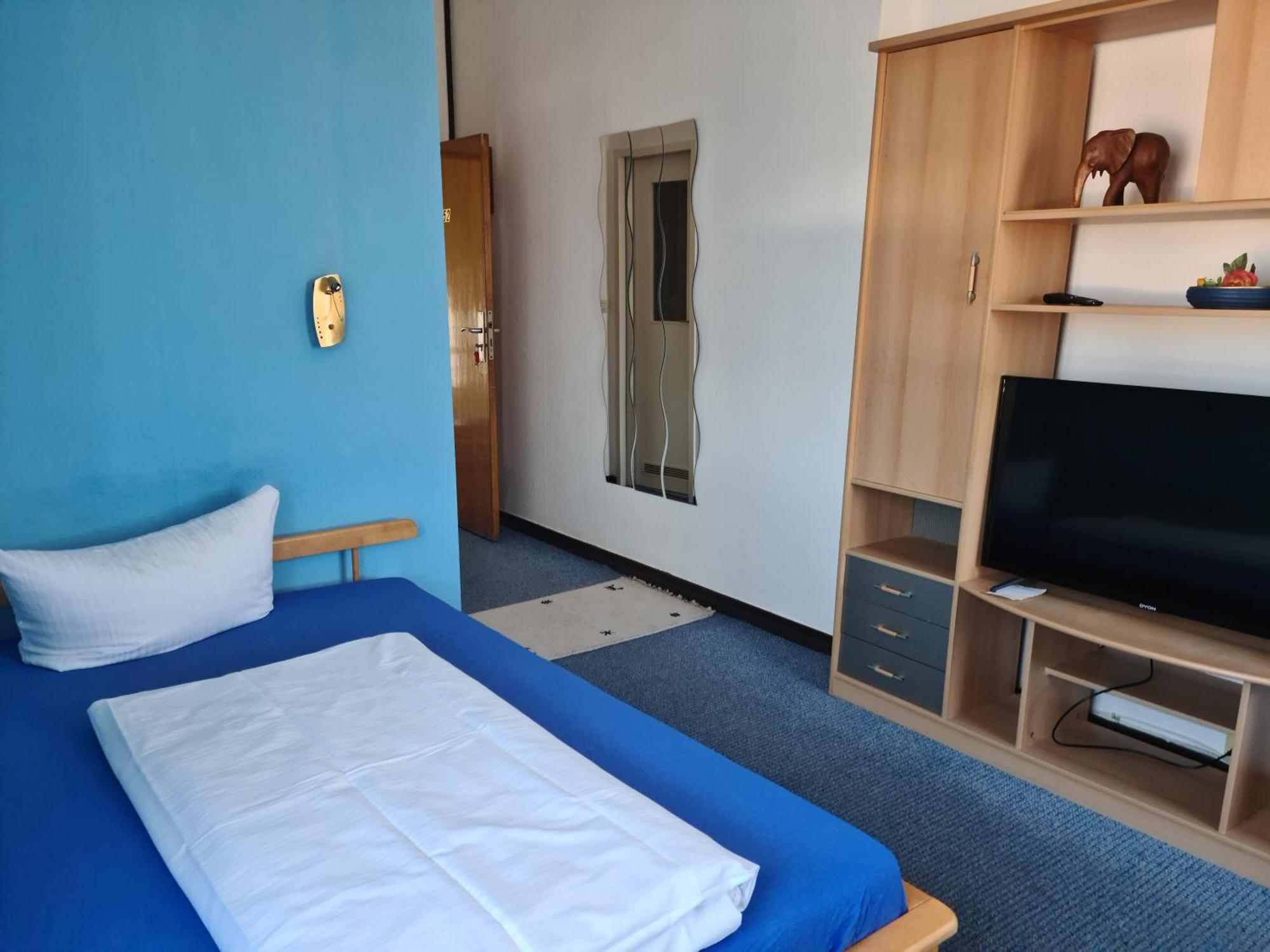 Large Single Room,1182809497:JPEG
