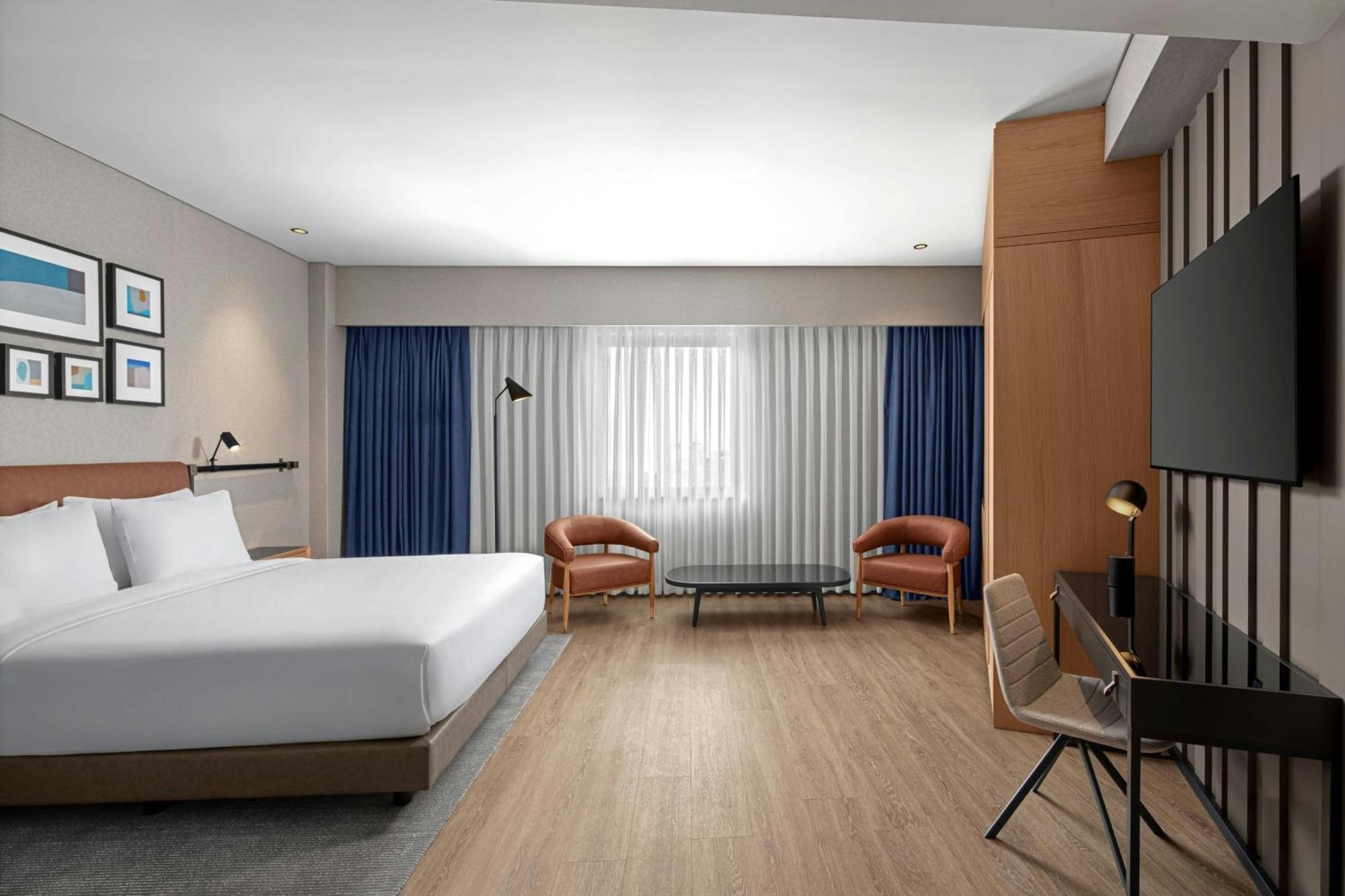 Deluxe King Room with City View,1665606308:JPEG