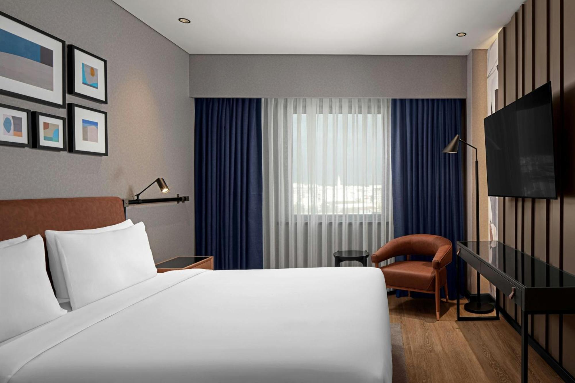 One-Bedroom King Suite - City View,1657430846:JPEG