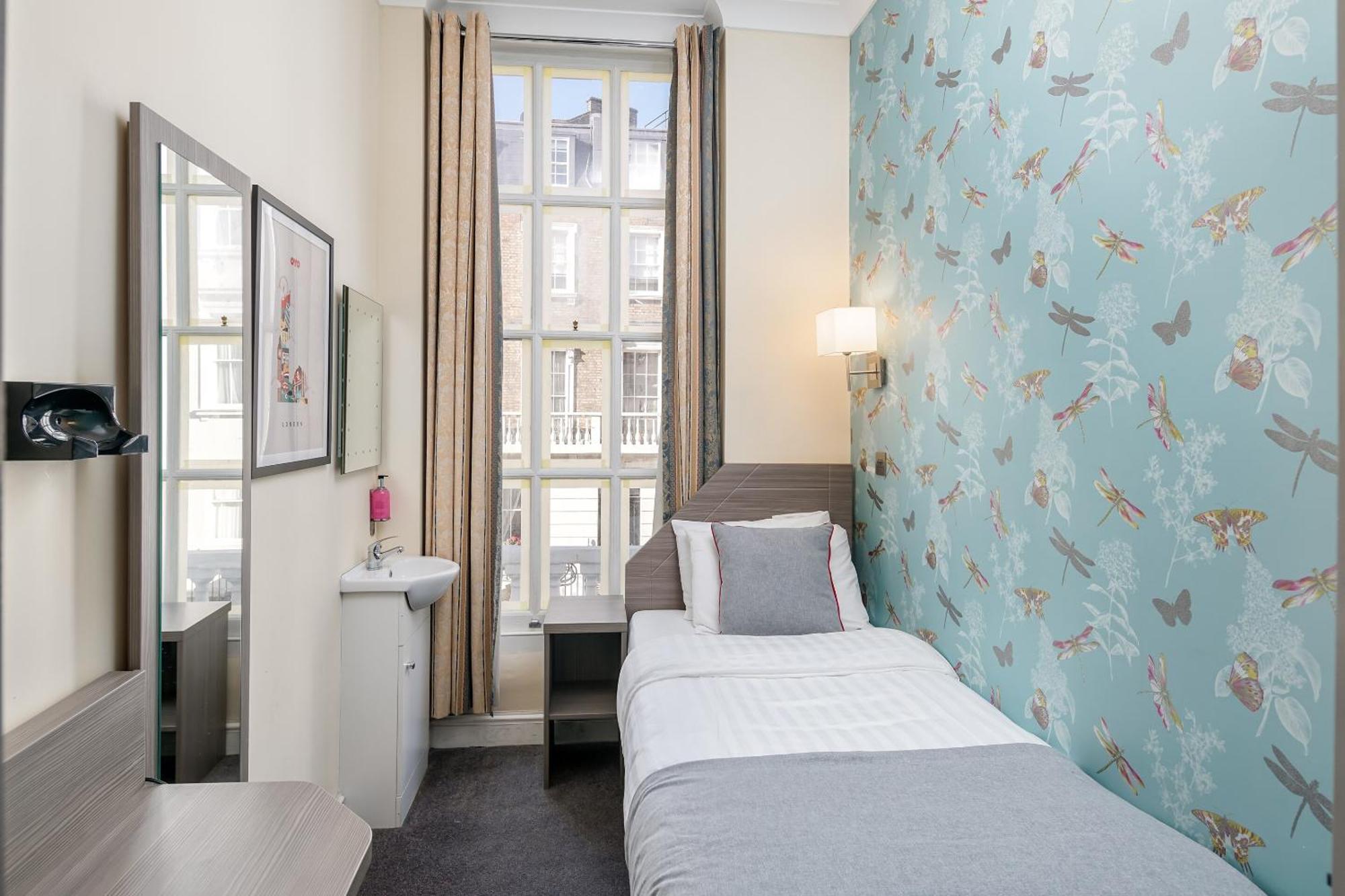 Single Room with Private External Bathroom
