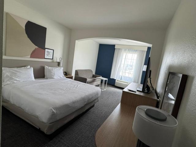King Room with Sofa Bed - Non-Smoking