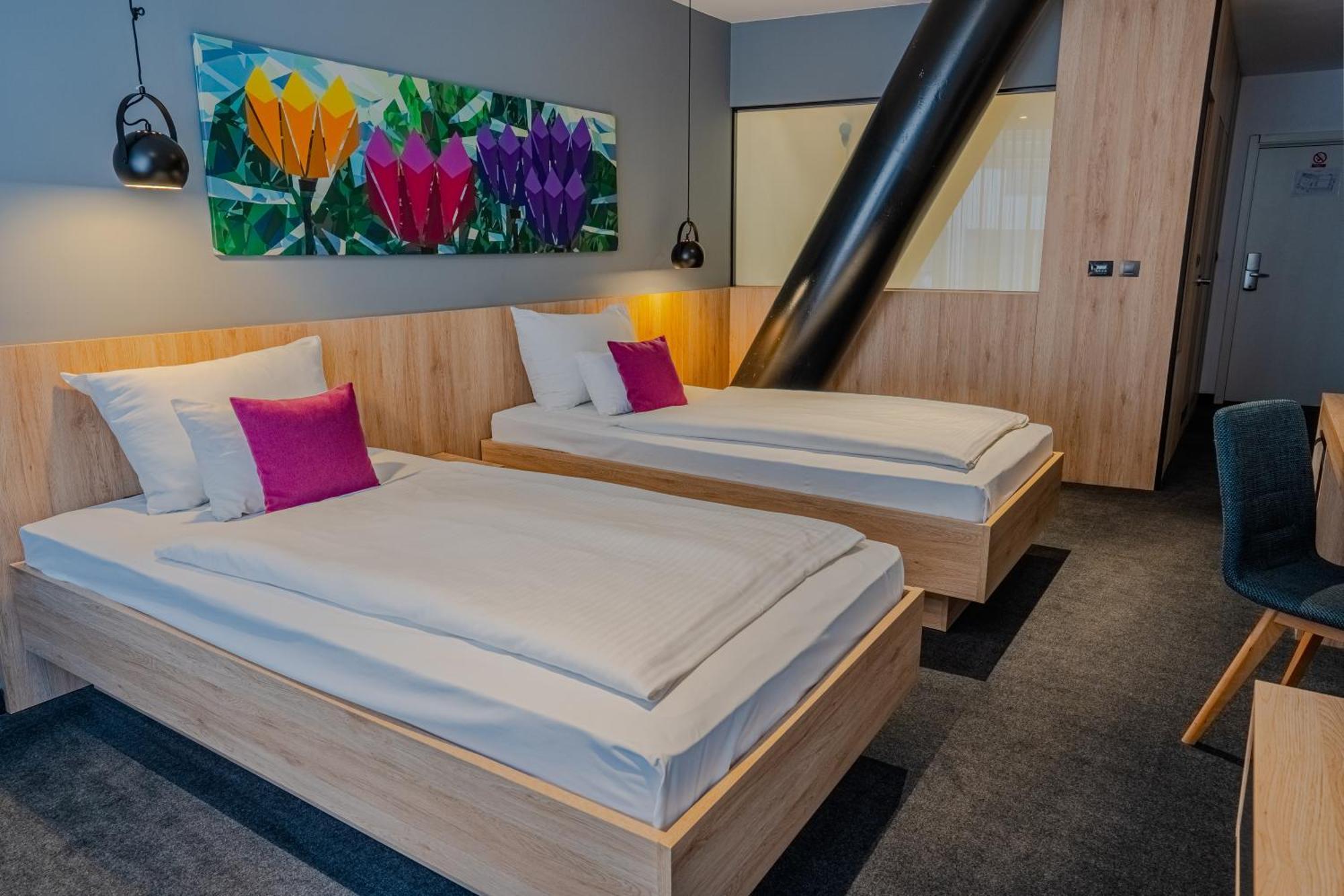 Superior Twin Room,1657869362:JPEG
