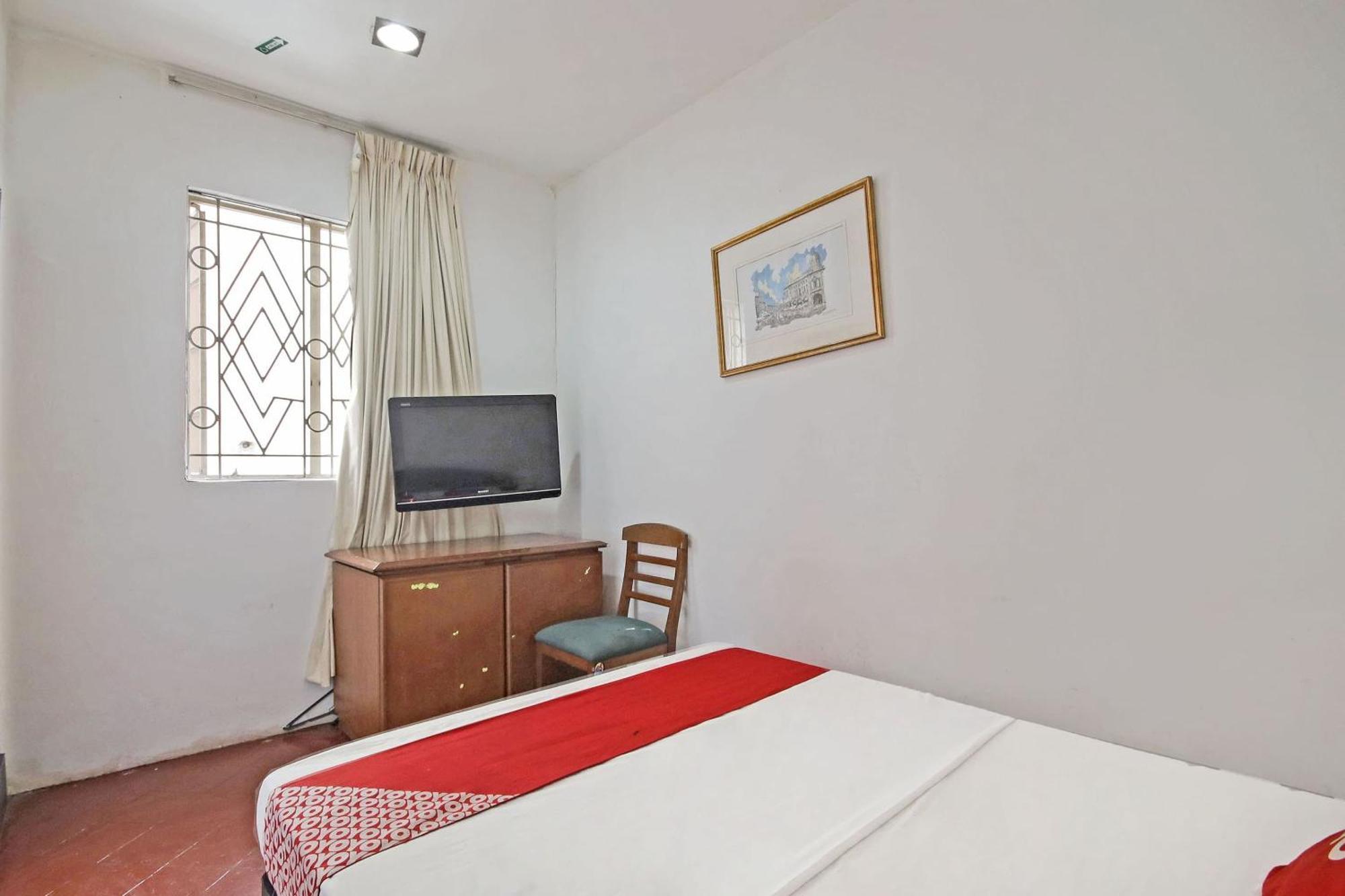 Standard Queen Room