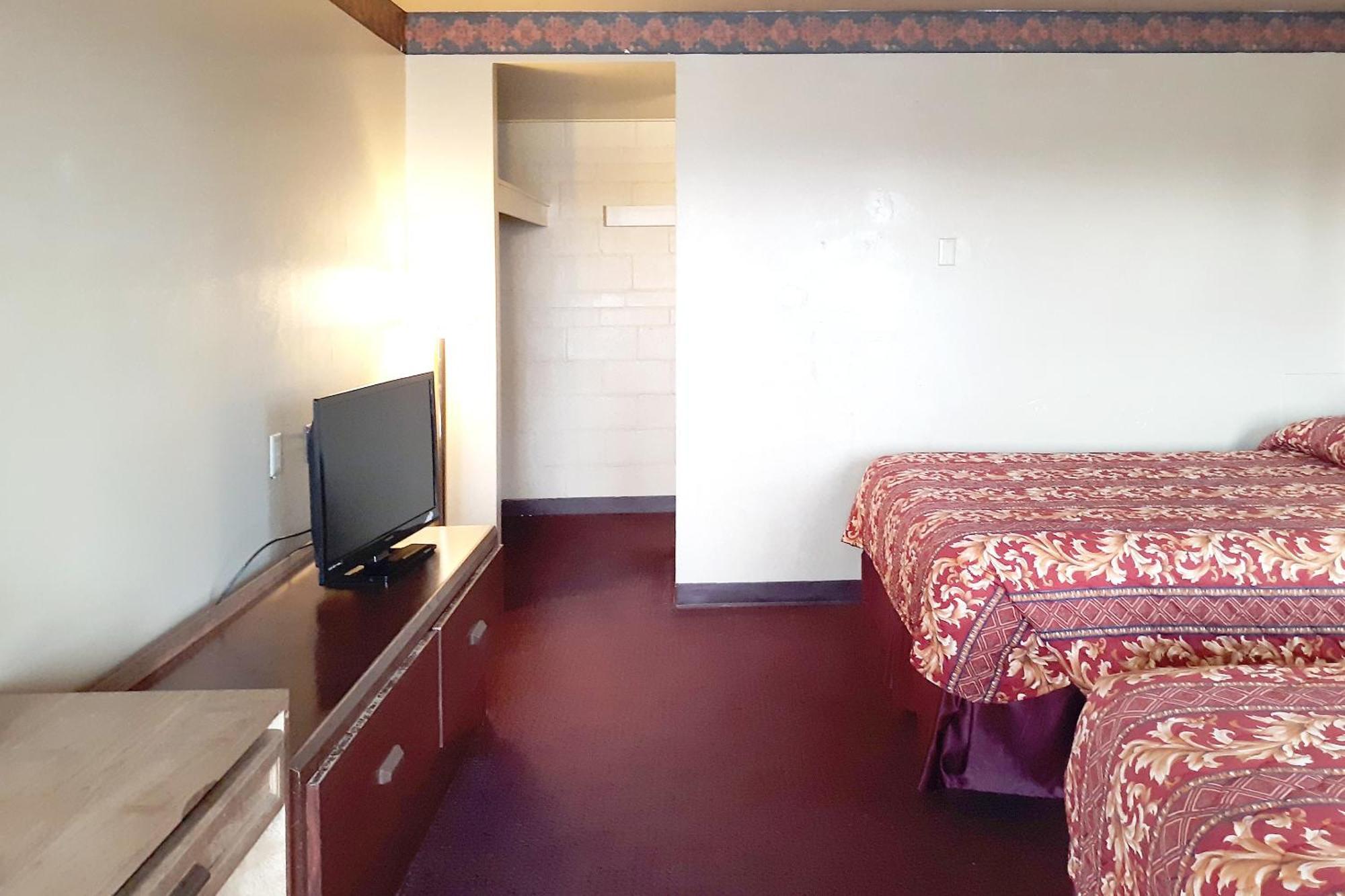 Queen Room Two Queen Beds