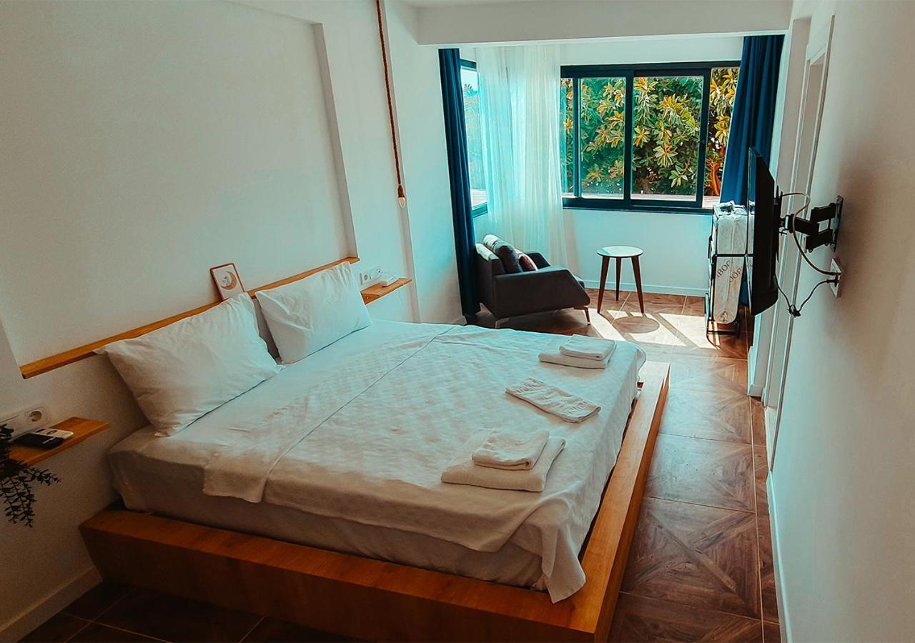 Family Room,1658048373:JPEG