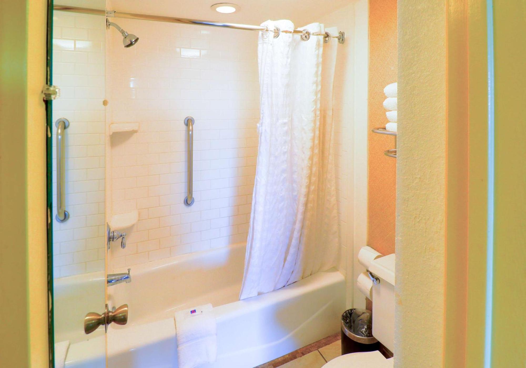Comfort Quadruple Room Non-Smoking