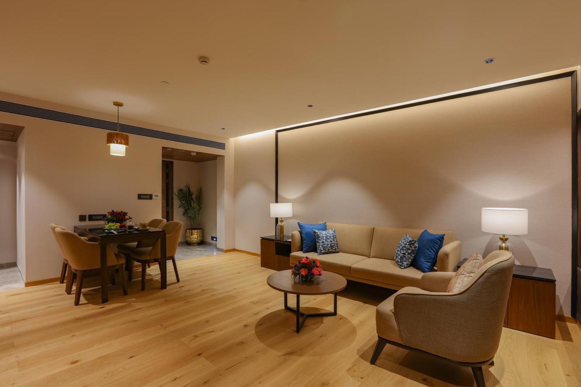 Premium Suite,1658074274:JPEG