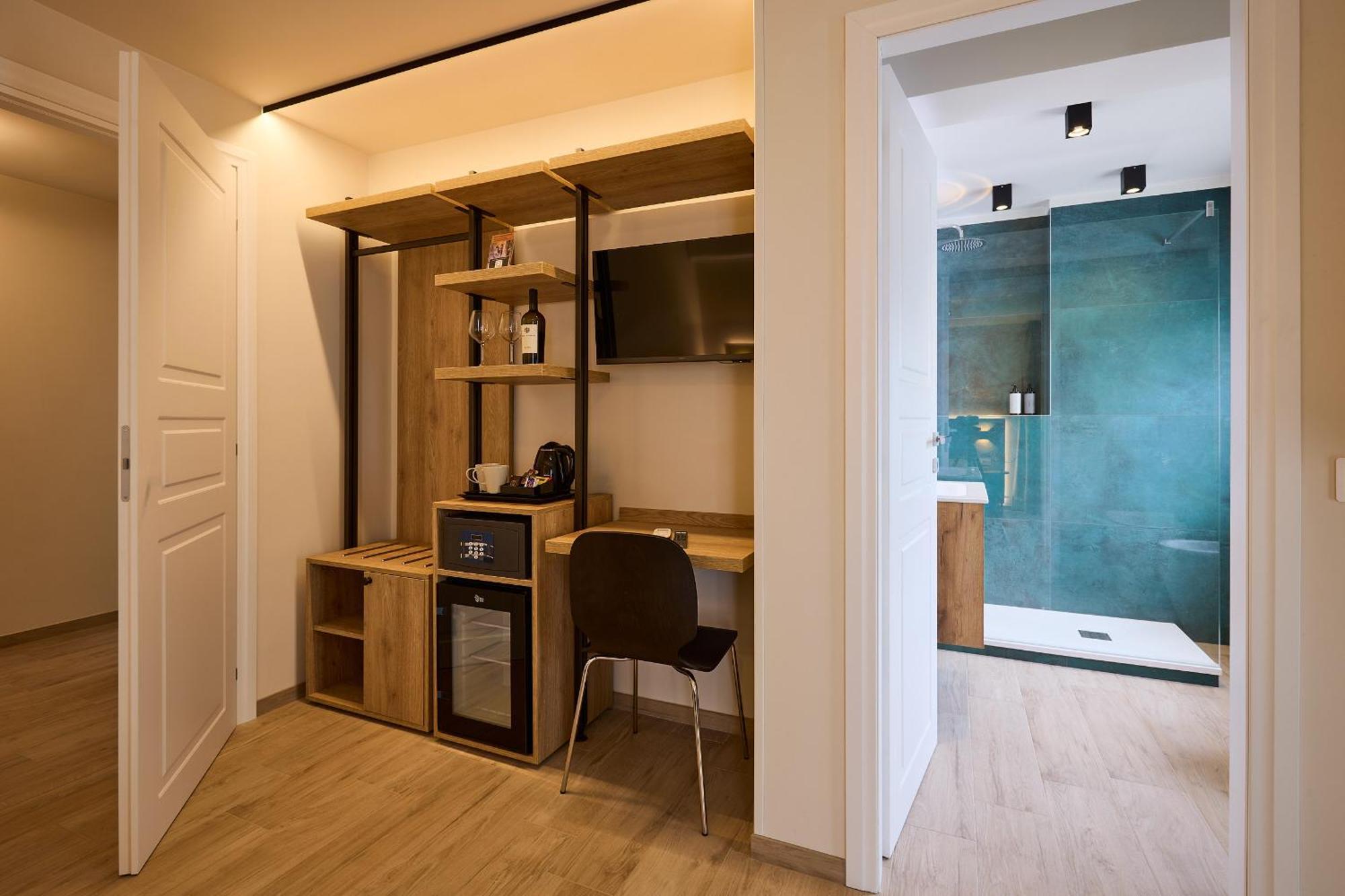 Deluxe Room,1658082812:JPEG