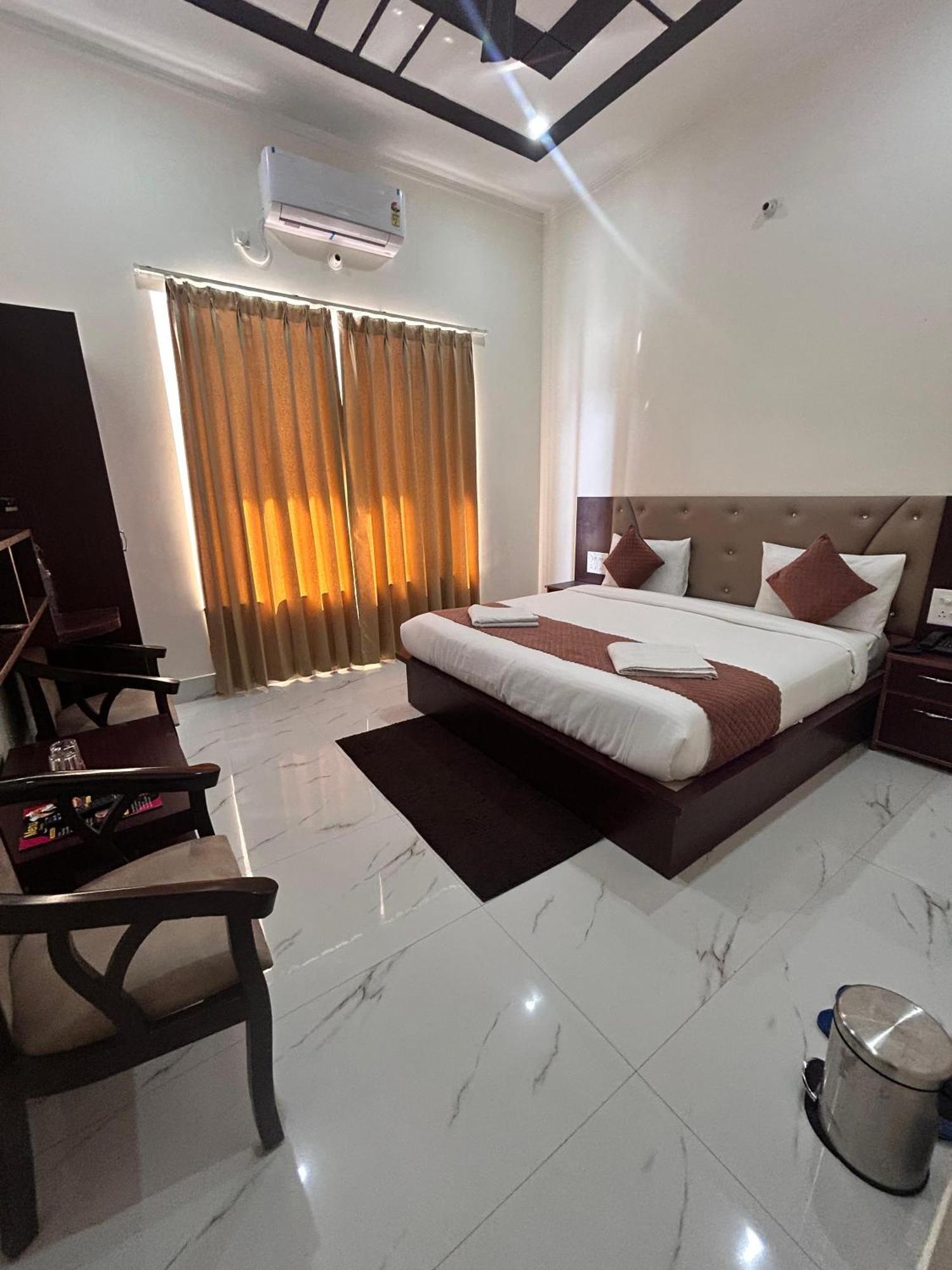 King Room with Mountain View