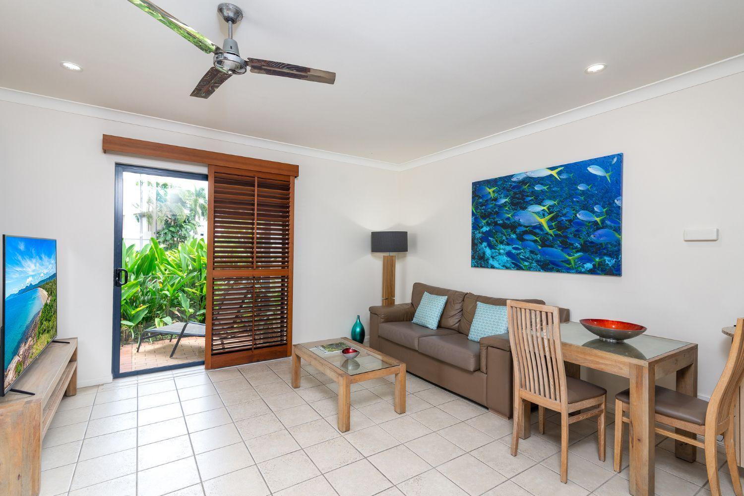 1 Bedroom Pool Entry