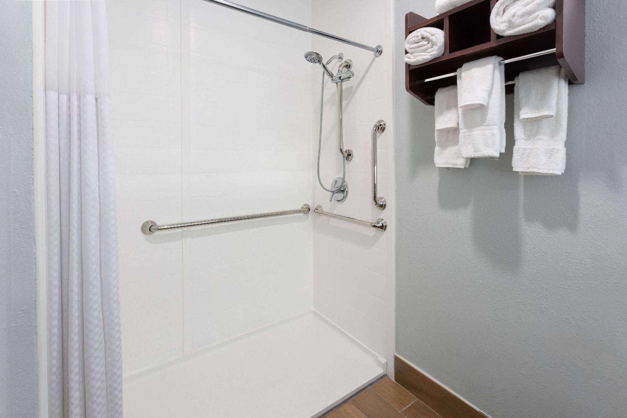 King Room - Mobility Access/Non-Smoking