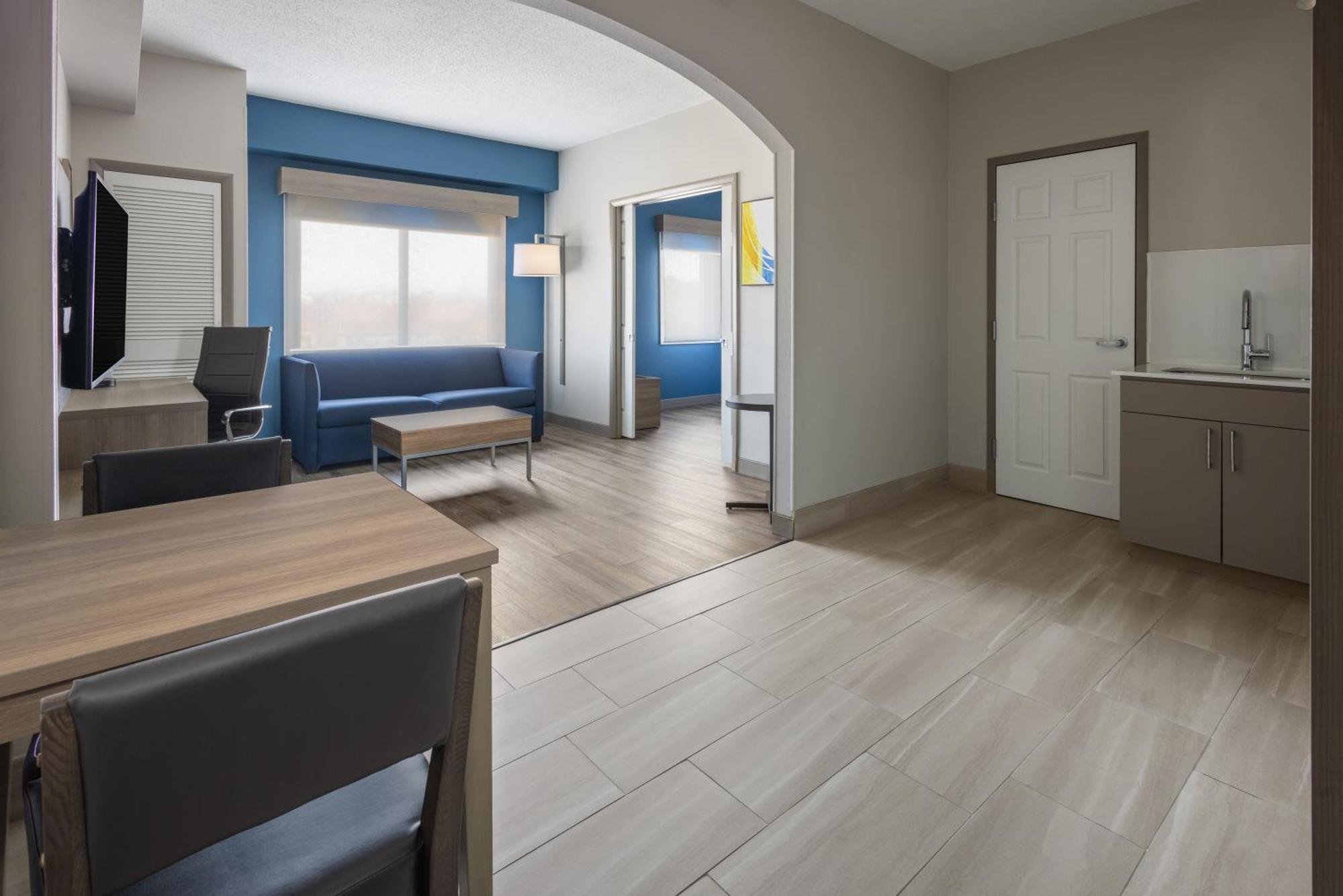 One-Bedroom King Suite
