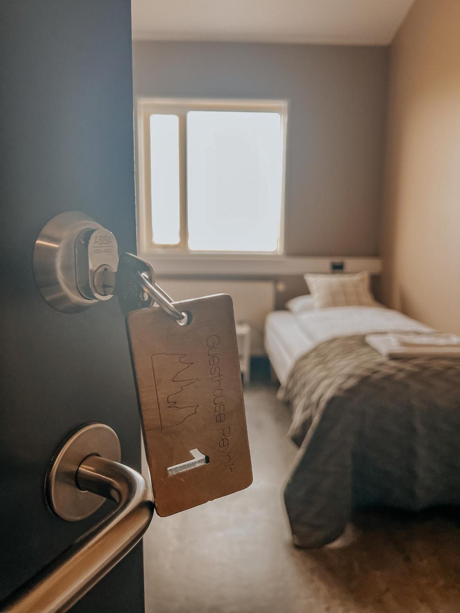 Zweibettzimmer mit Gemeinschaftsbad