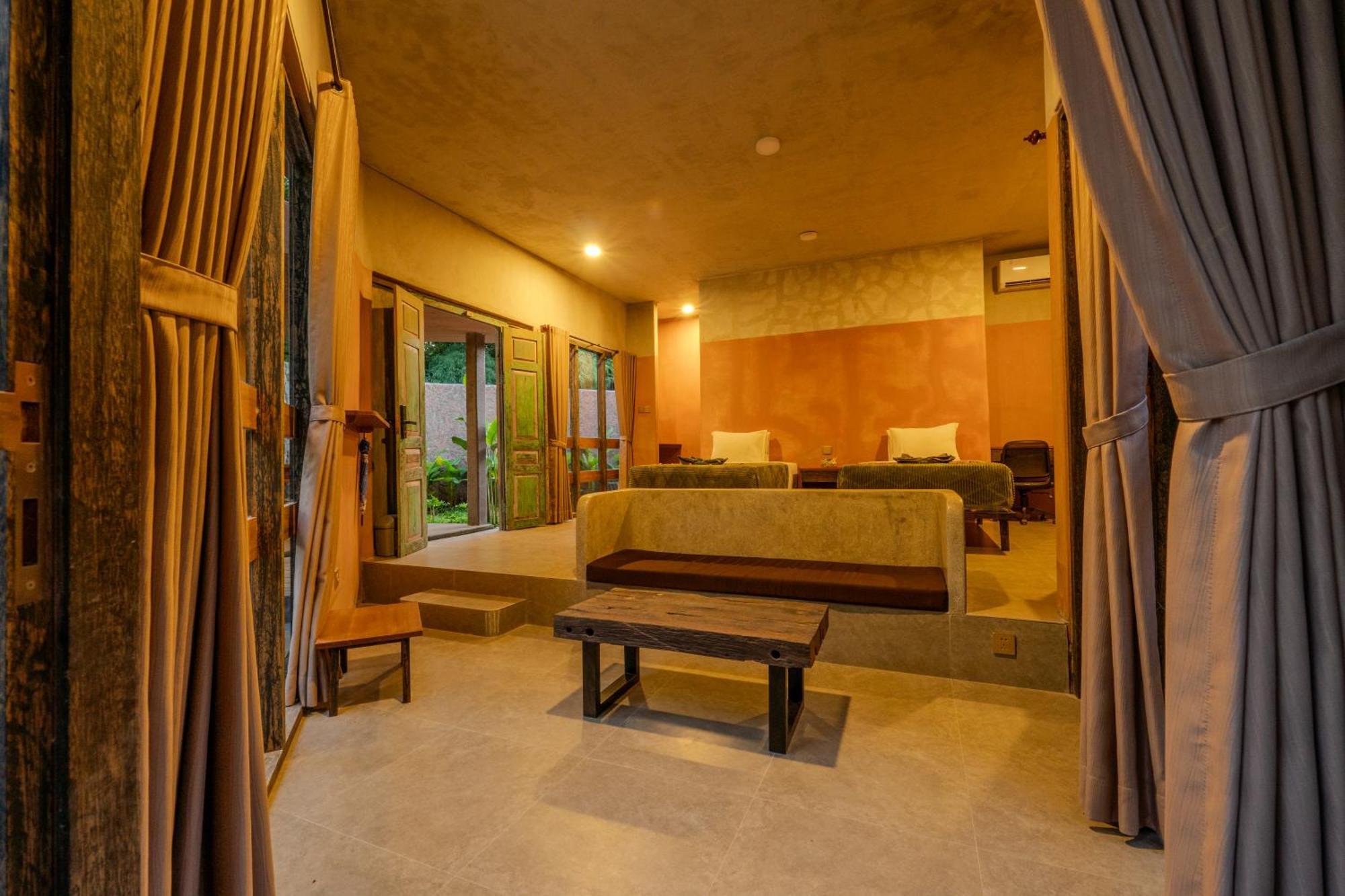 Suite with River View