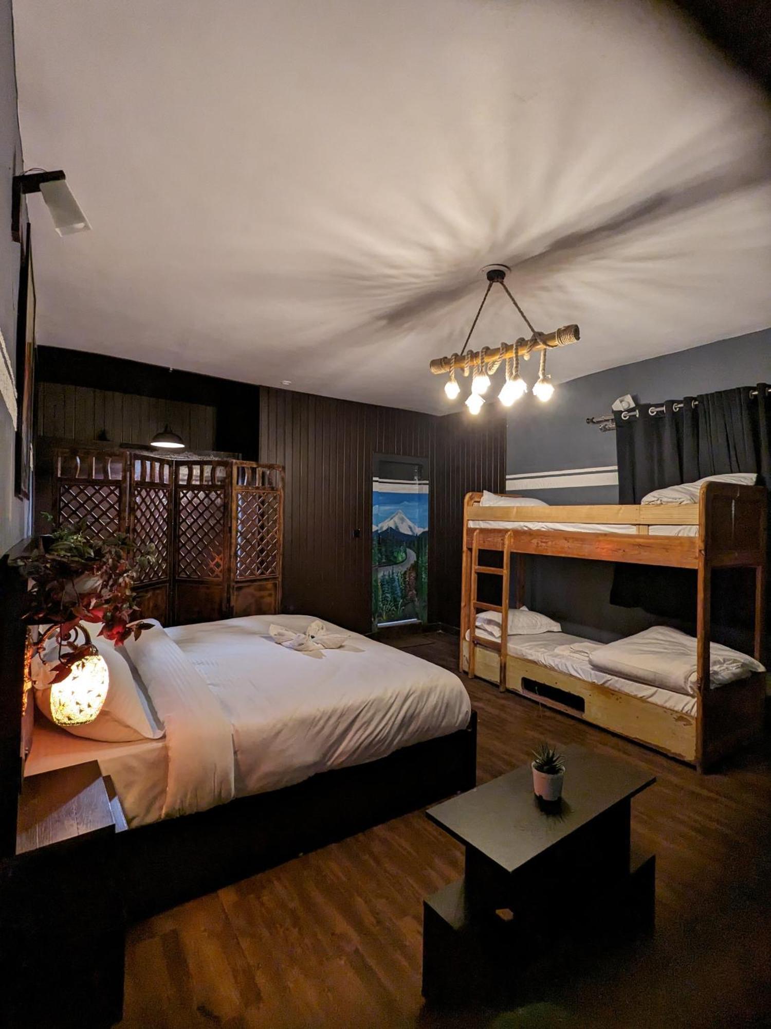 Deluxe Family Suite