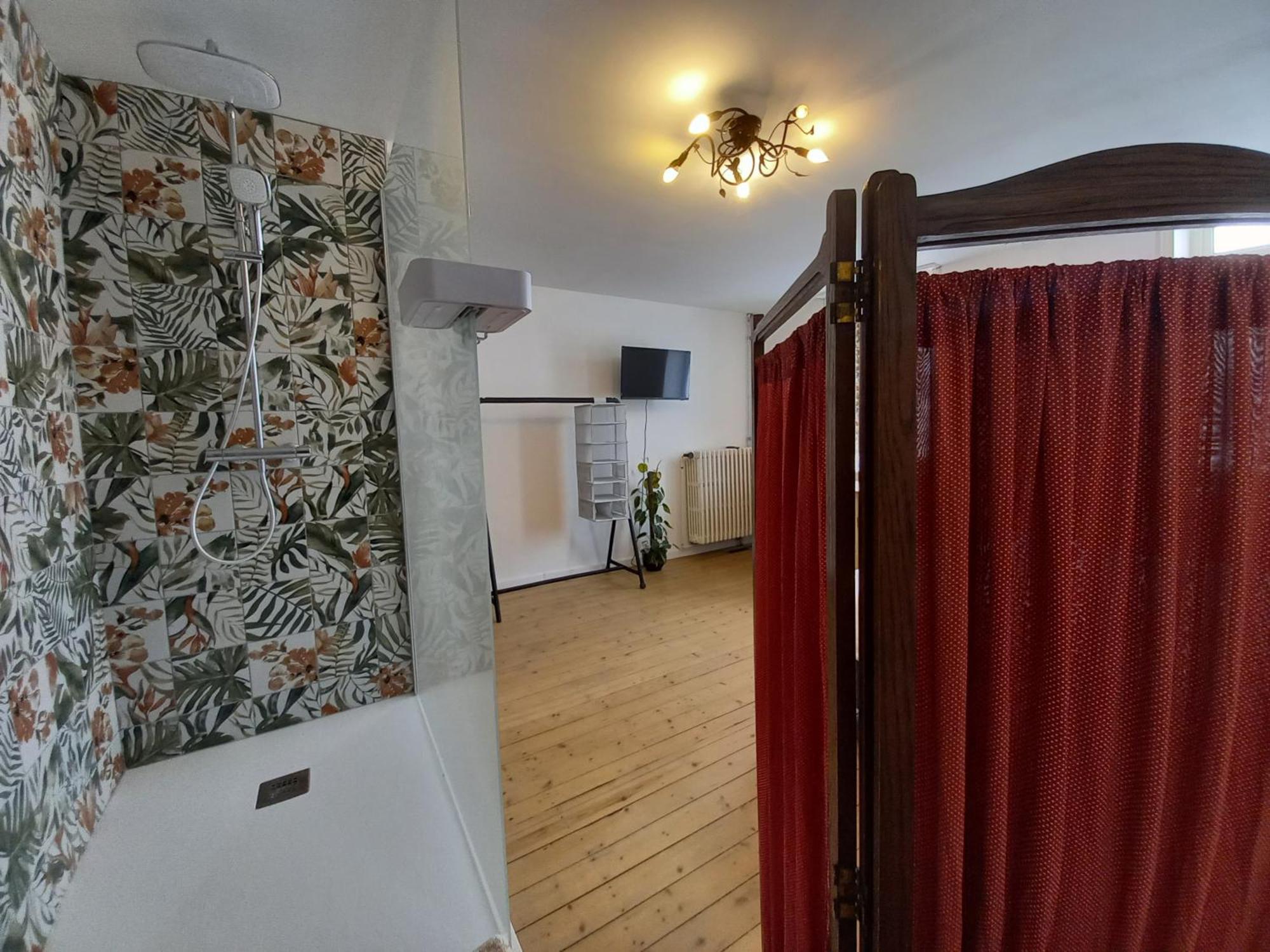 Double Room Private Bathroom