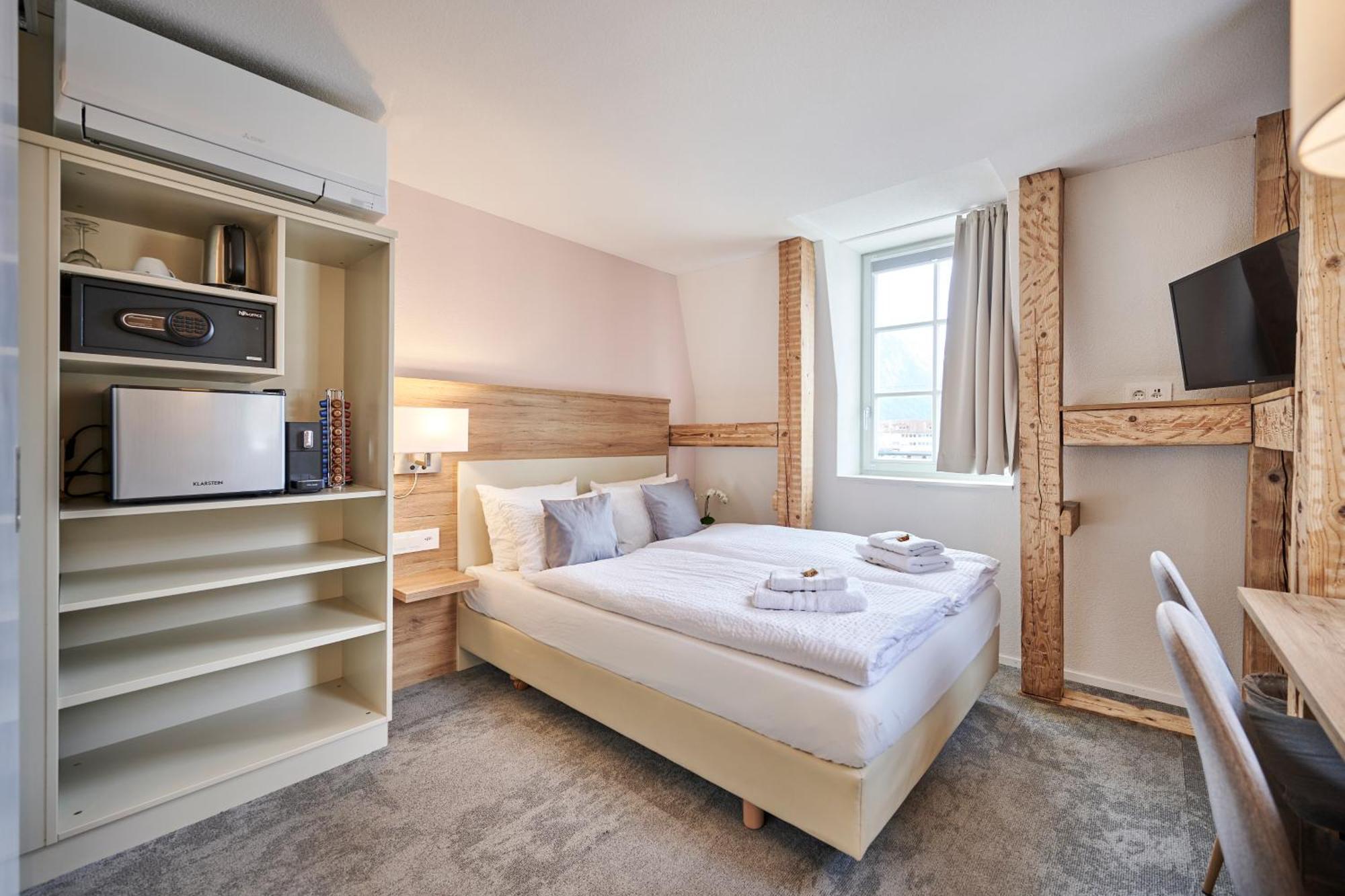 Room 42