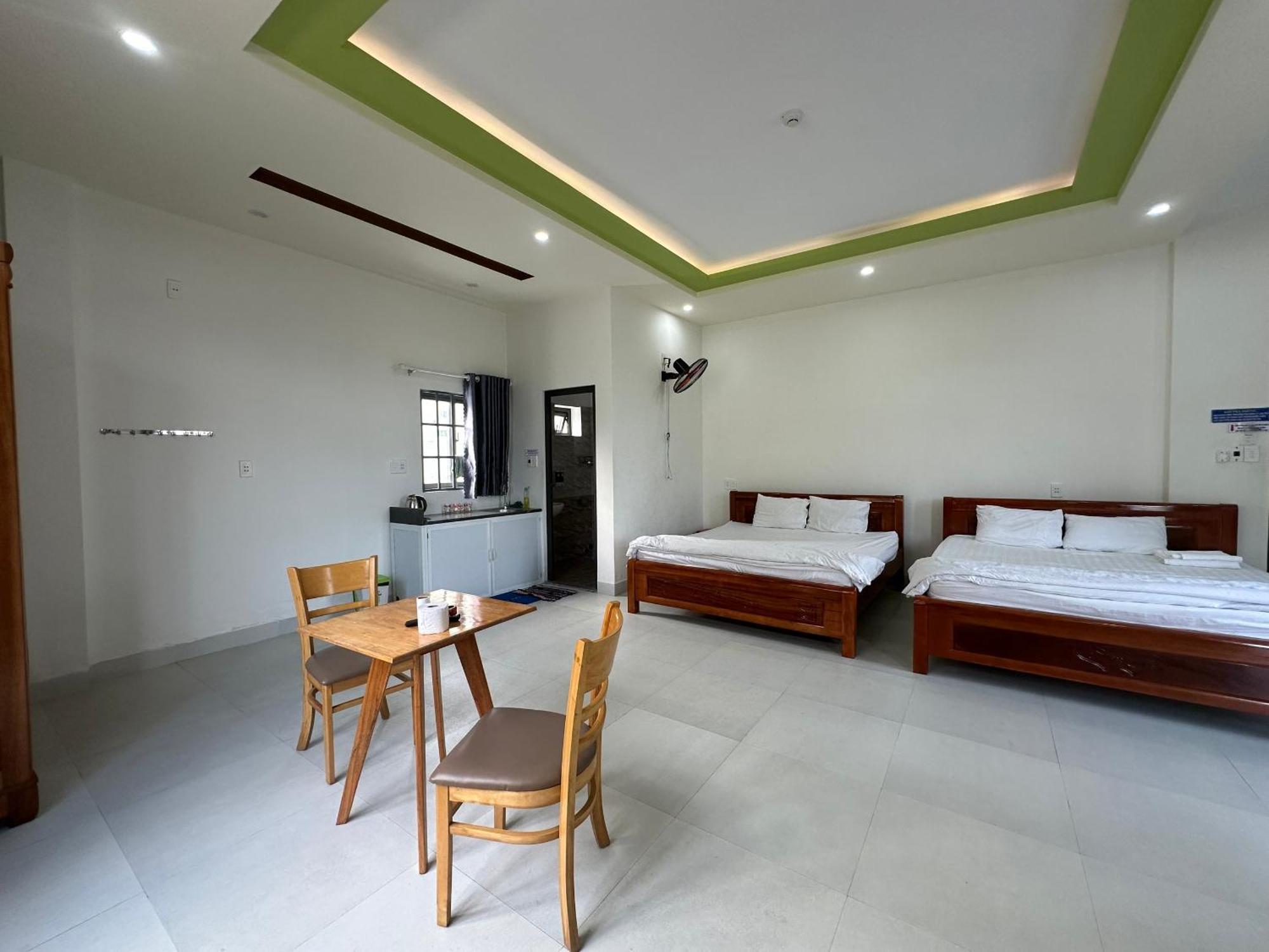Deluxe Family Room
