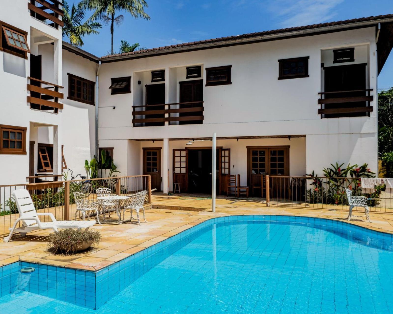 Quarto Duplo com Vista da Piscina