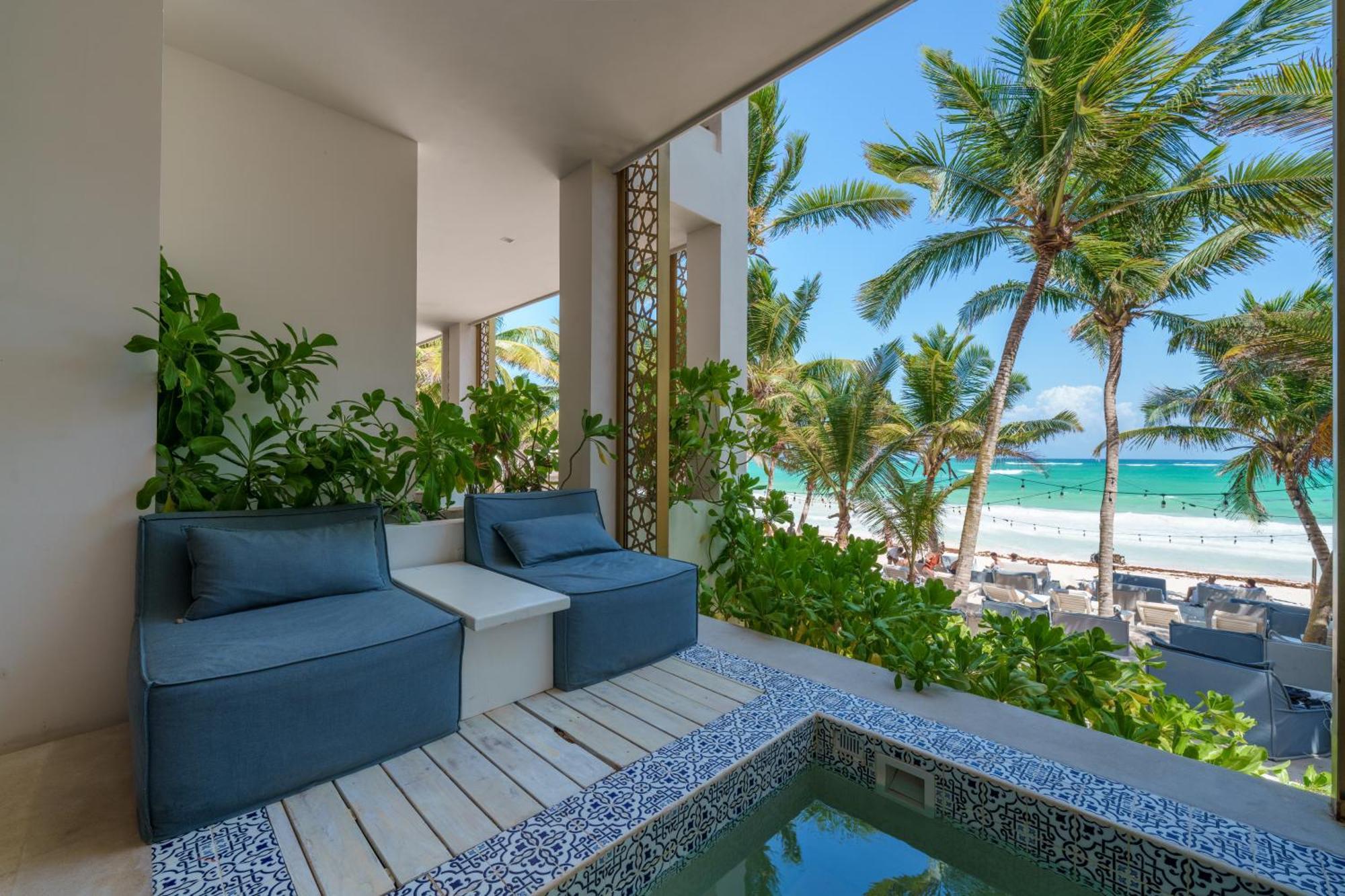 Beachfront Private Pool Suite