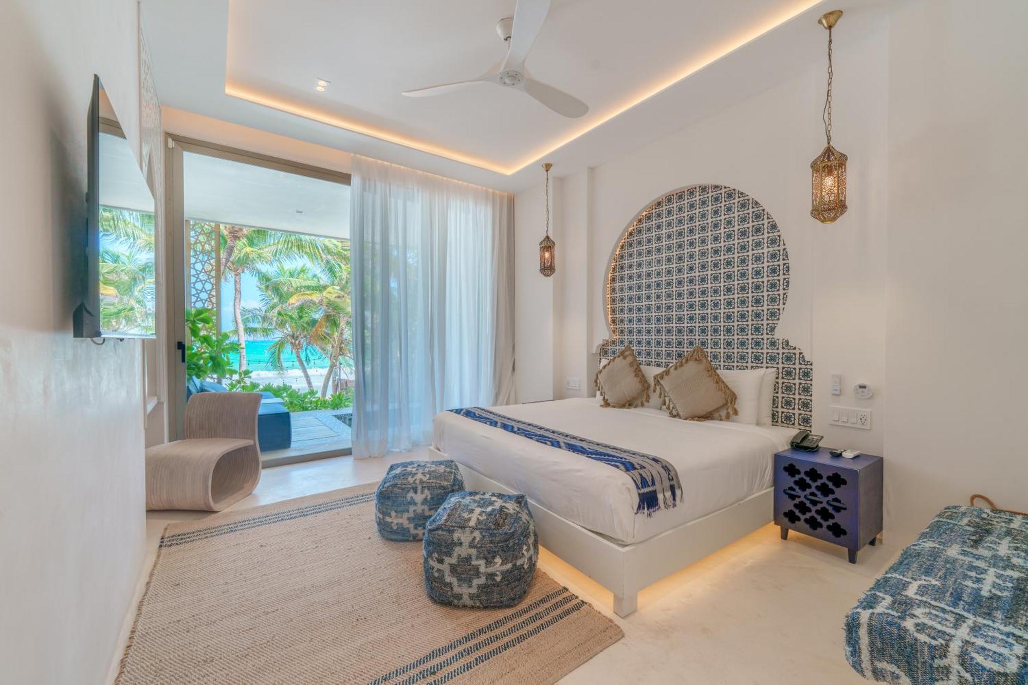 Beachfront Private Pool Suite