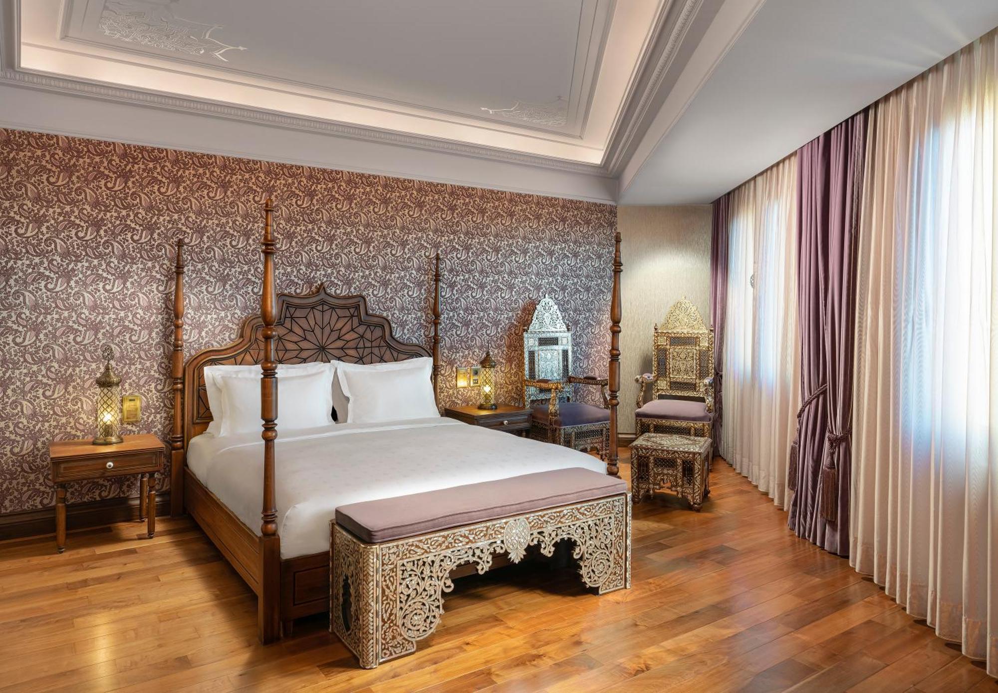 Corner Suite Sea View