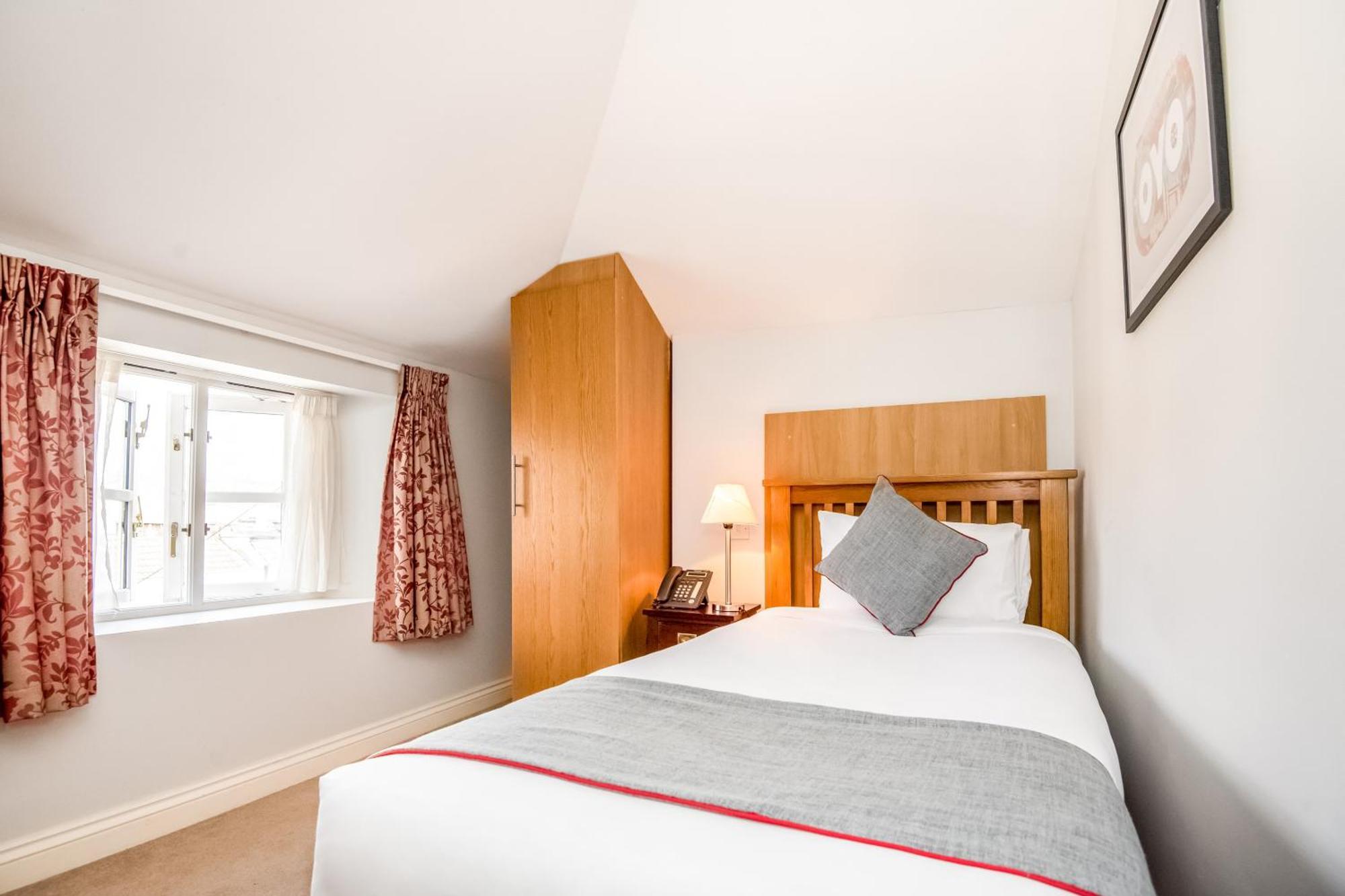 Deluxe Single Room,1659470106:JPEG