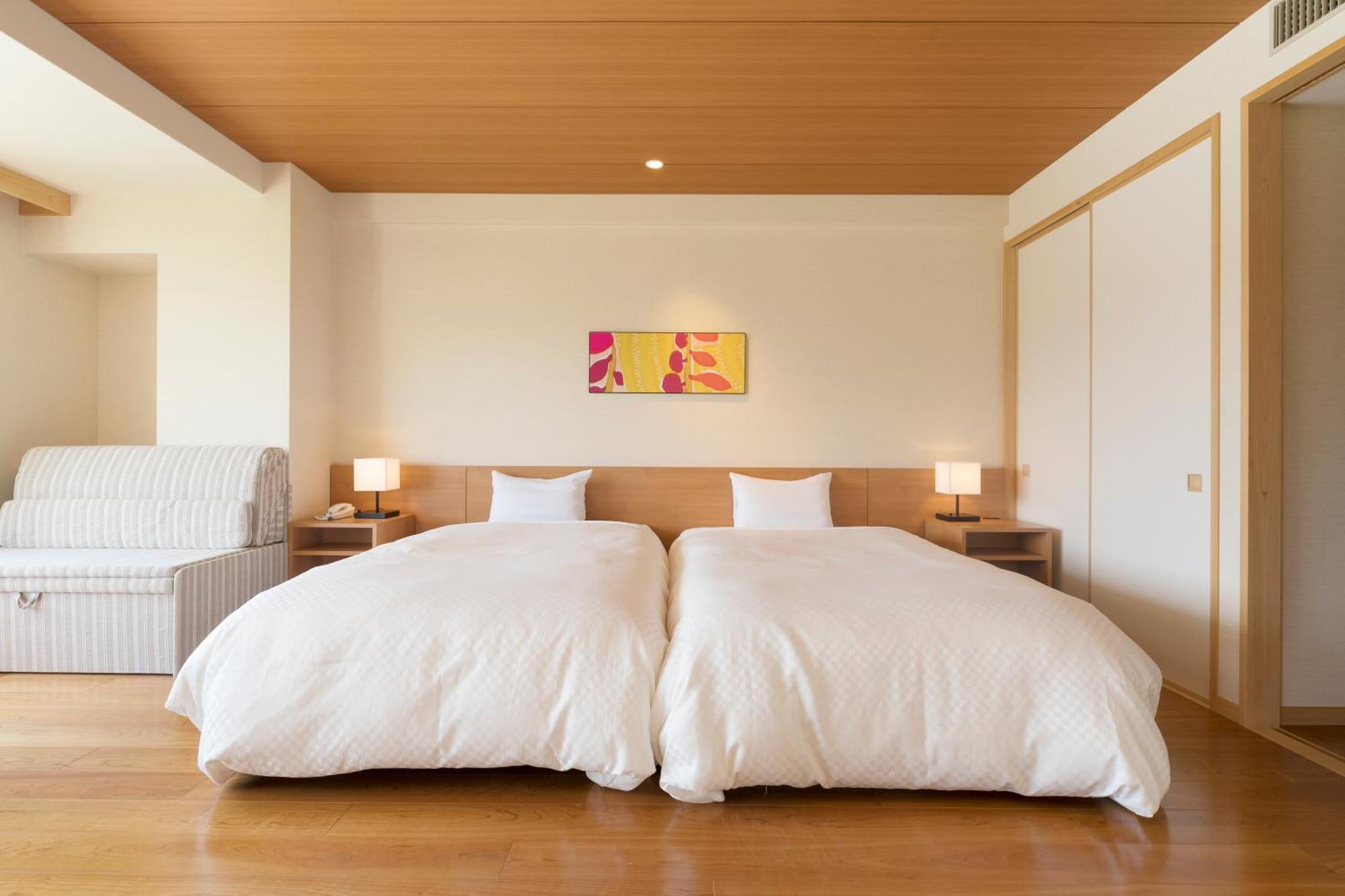 Connecting Japanese Western Room with Ocean View - Non-Smoking
