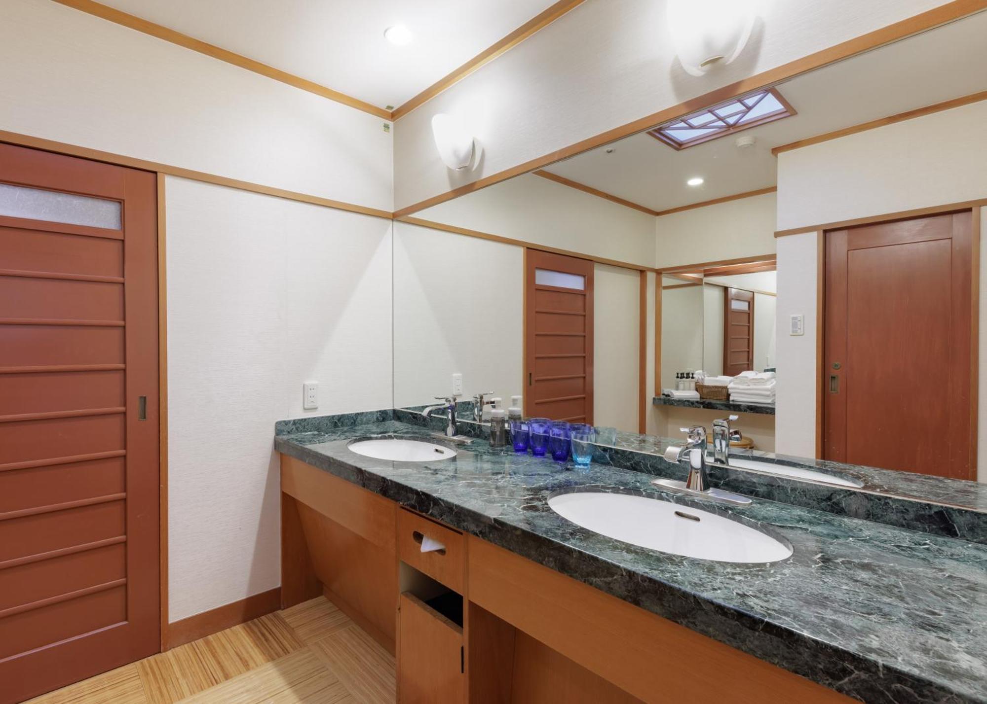 Royal Floor VIP Room with Ocean View - Non-Smoking