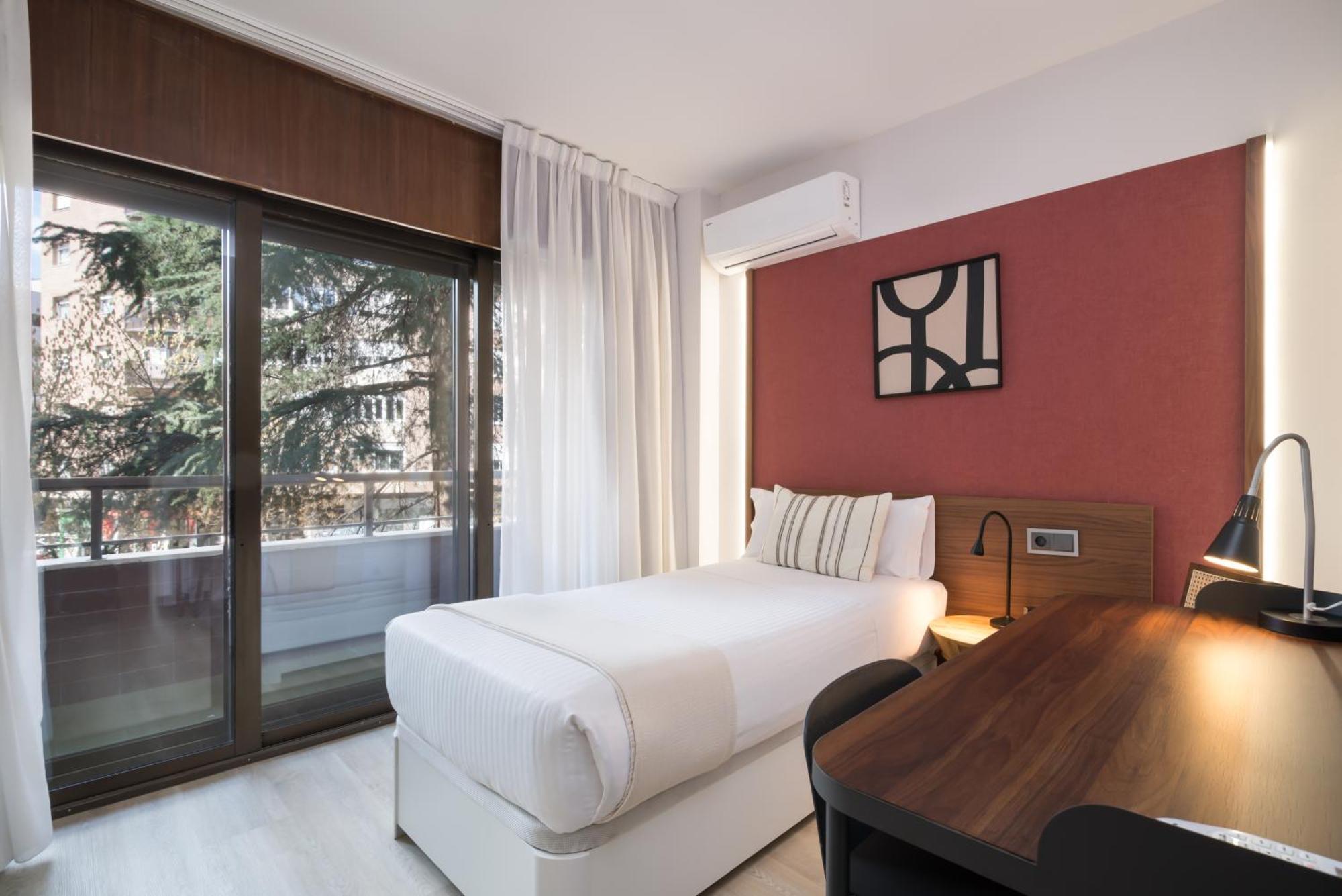 Single Room with Balcony,1659501948:JPEG