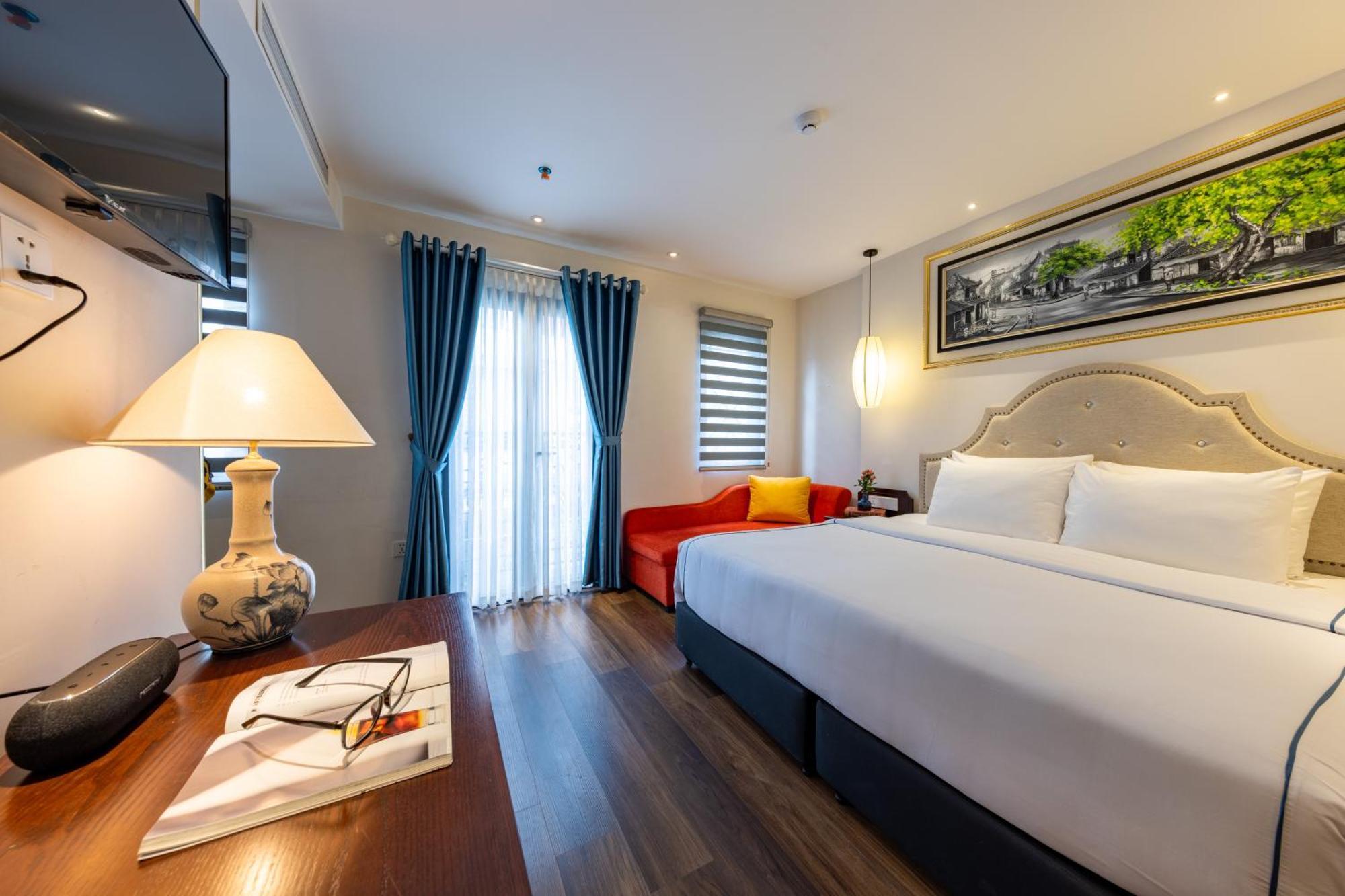 Junior Suite with Balcony