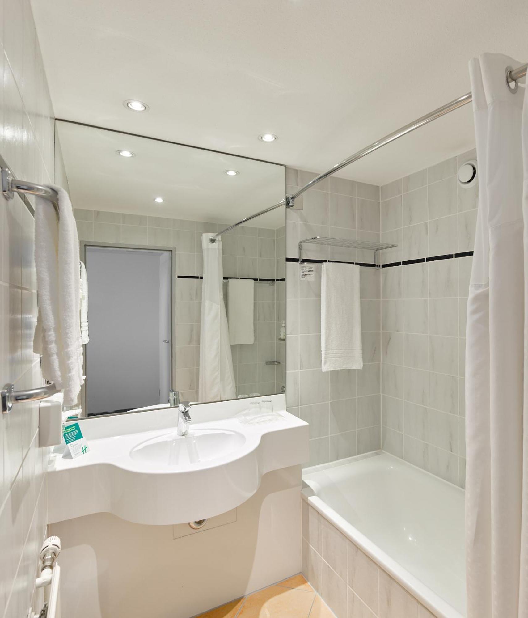 Standard Room,1498562956:JPEG