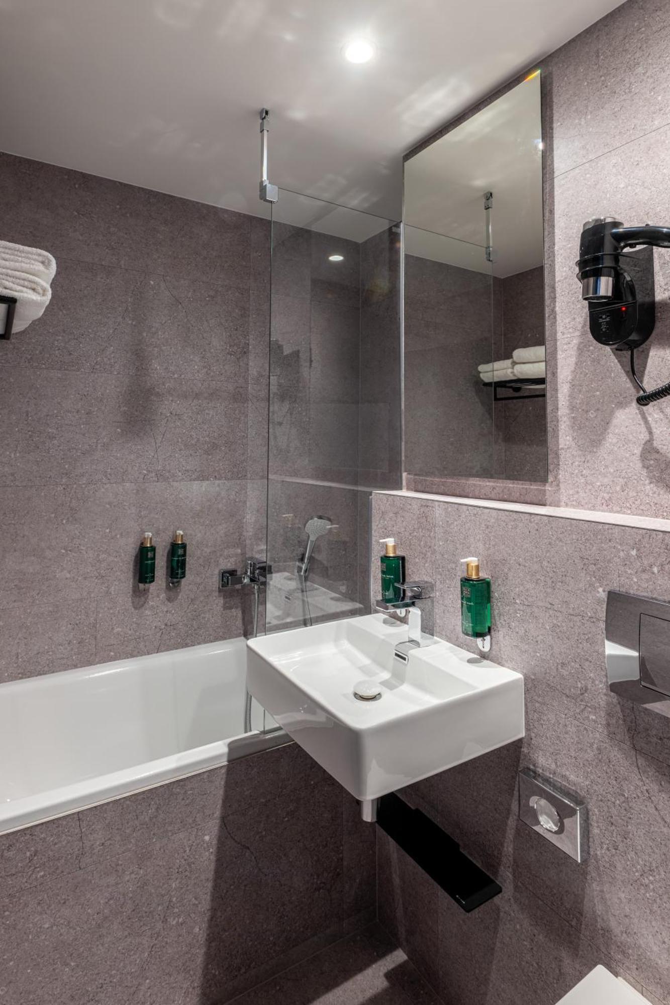 Classic Triple Room,1660282900:JPEG