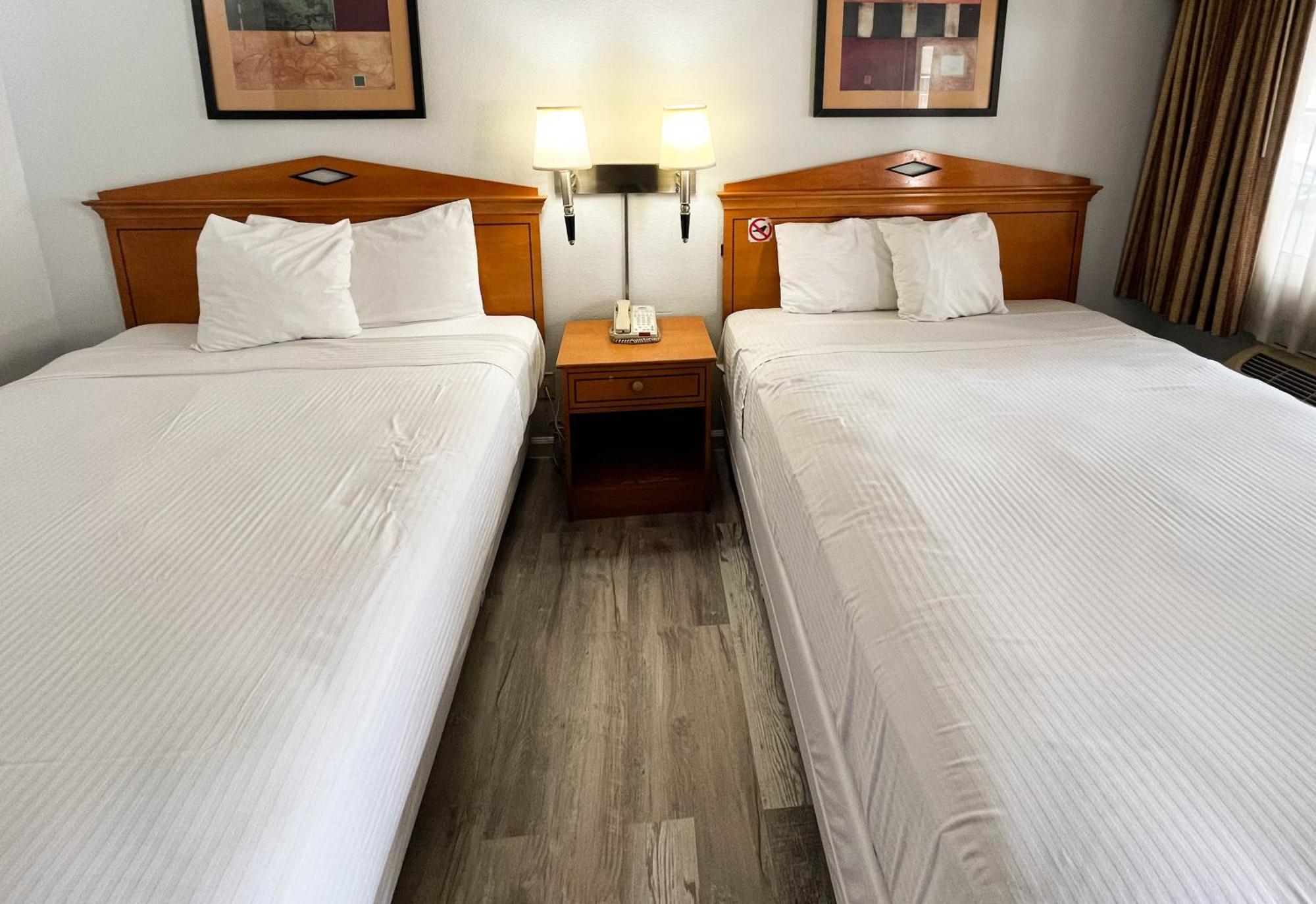 Queen Room Two Queen Beds Non-Smoking