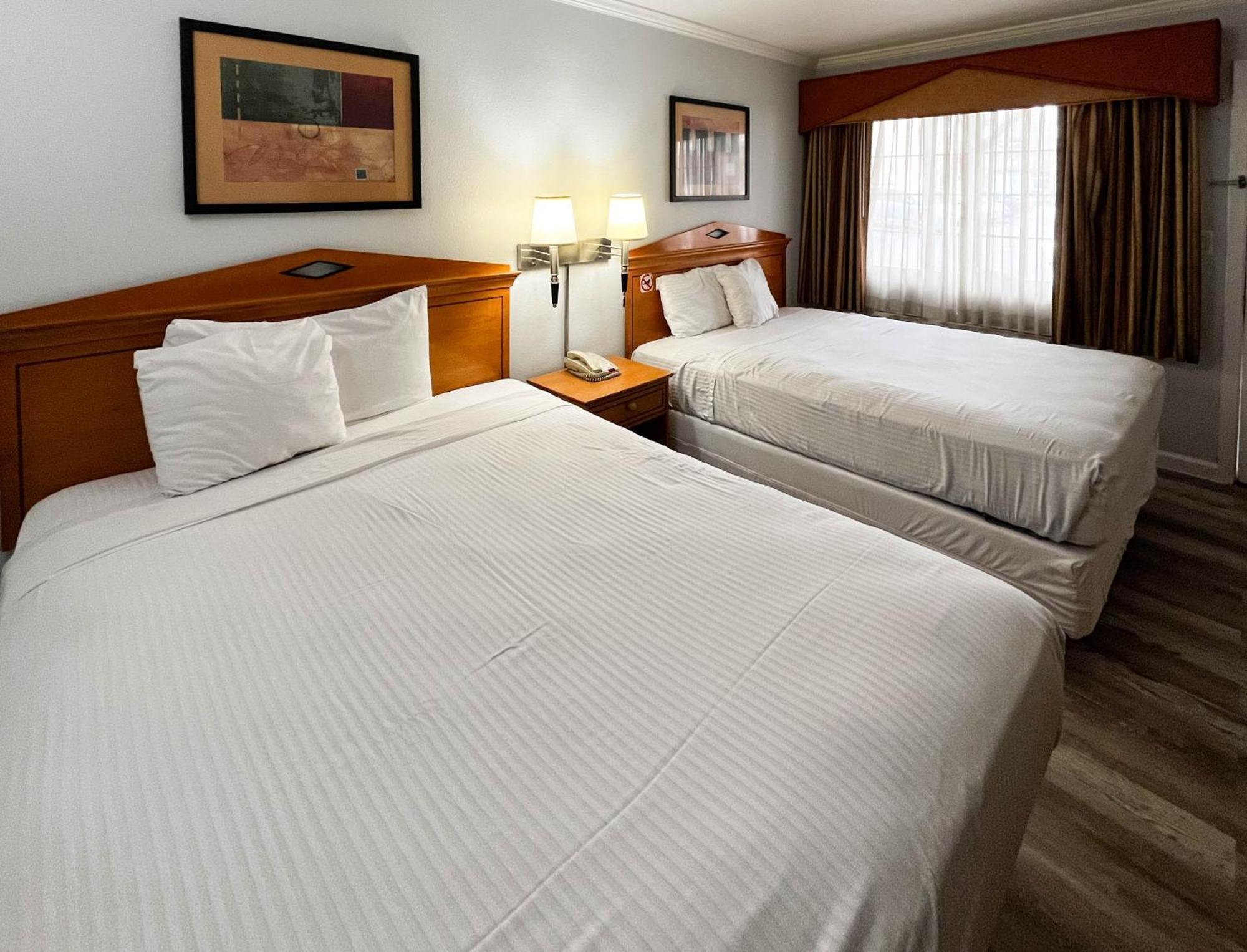 Queen Room Two Queen Beds Non-Smoking