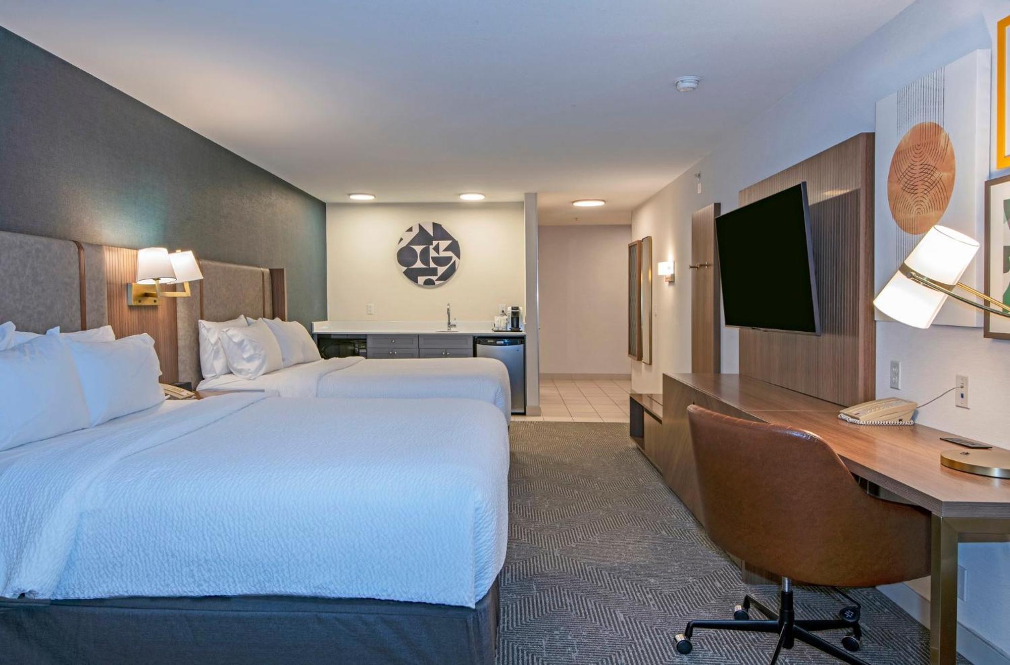 Premium Queen Room with Two Queen Beds