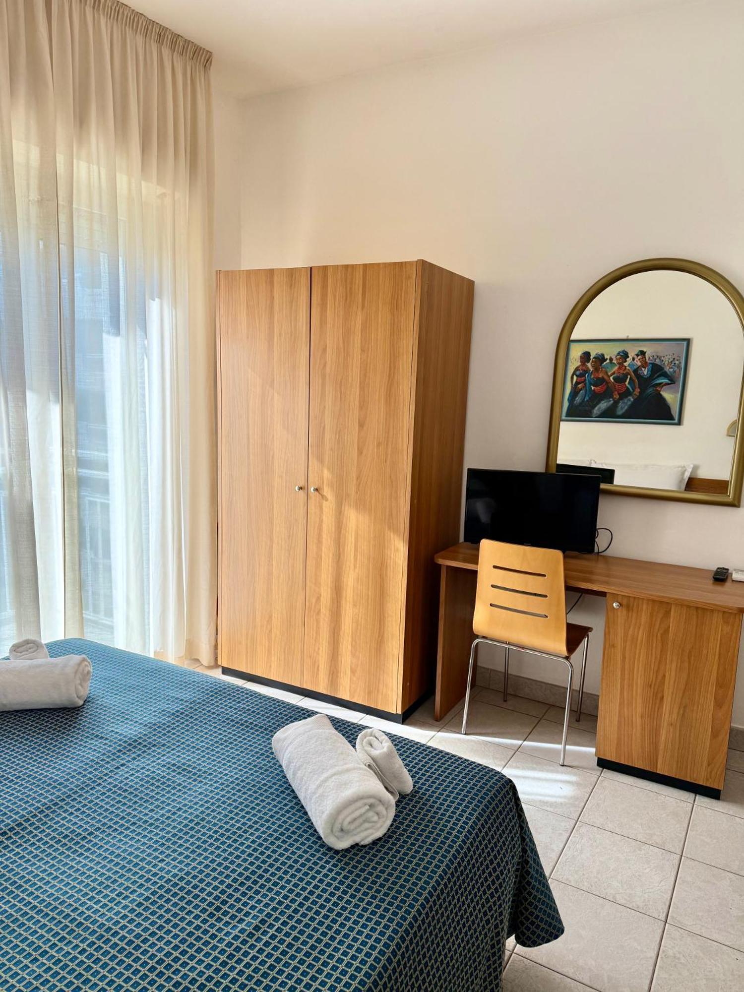 Triple Room Front Sea View