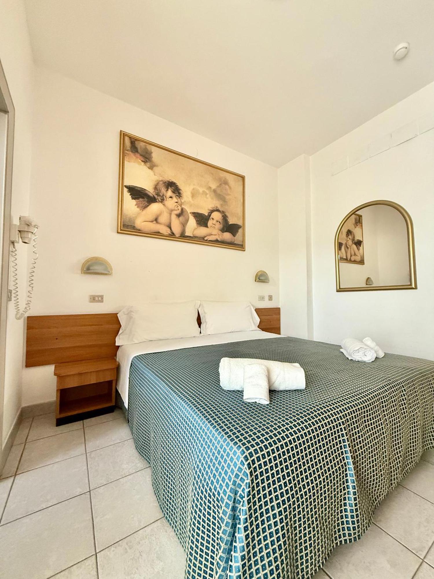 Deluxe Double Room Sided Sea View