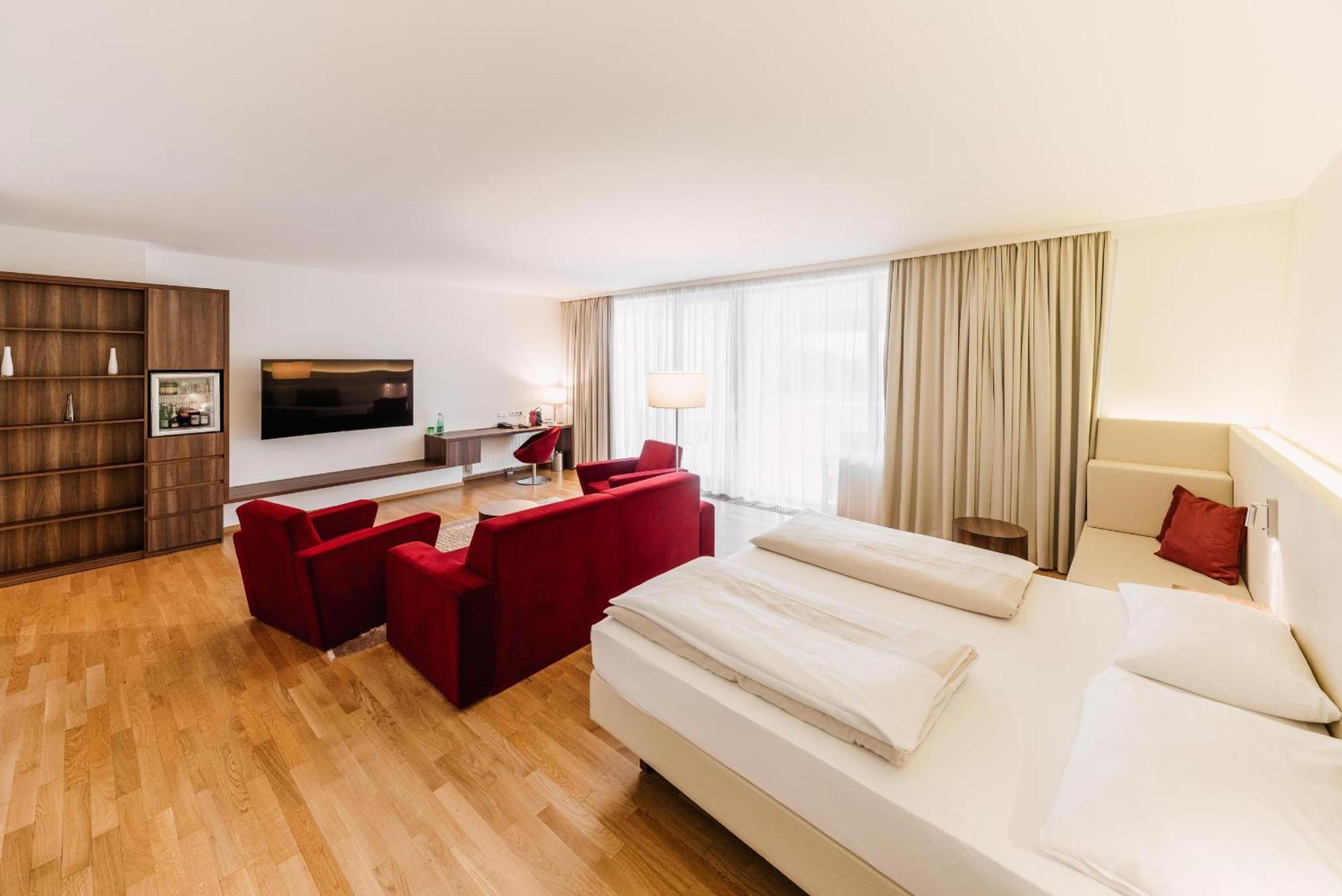 Junior Suite with Terrace and Thermal Bath Access