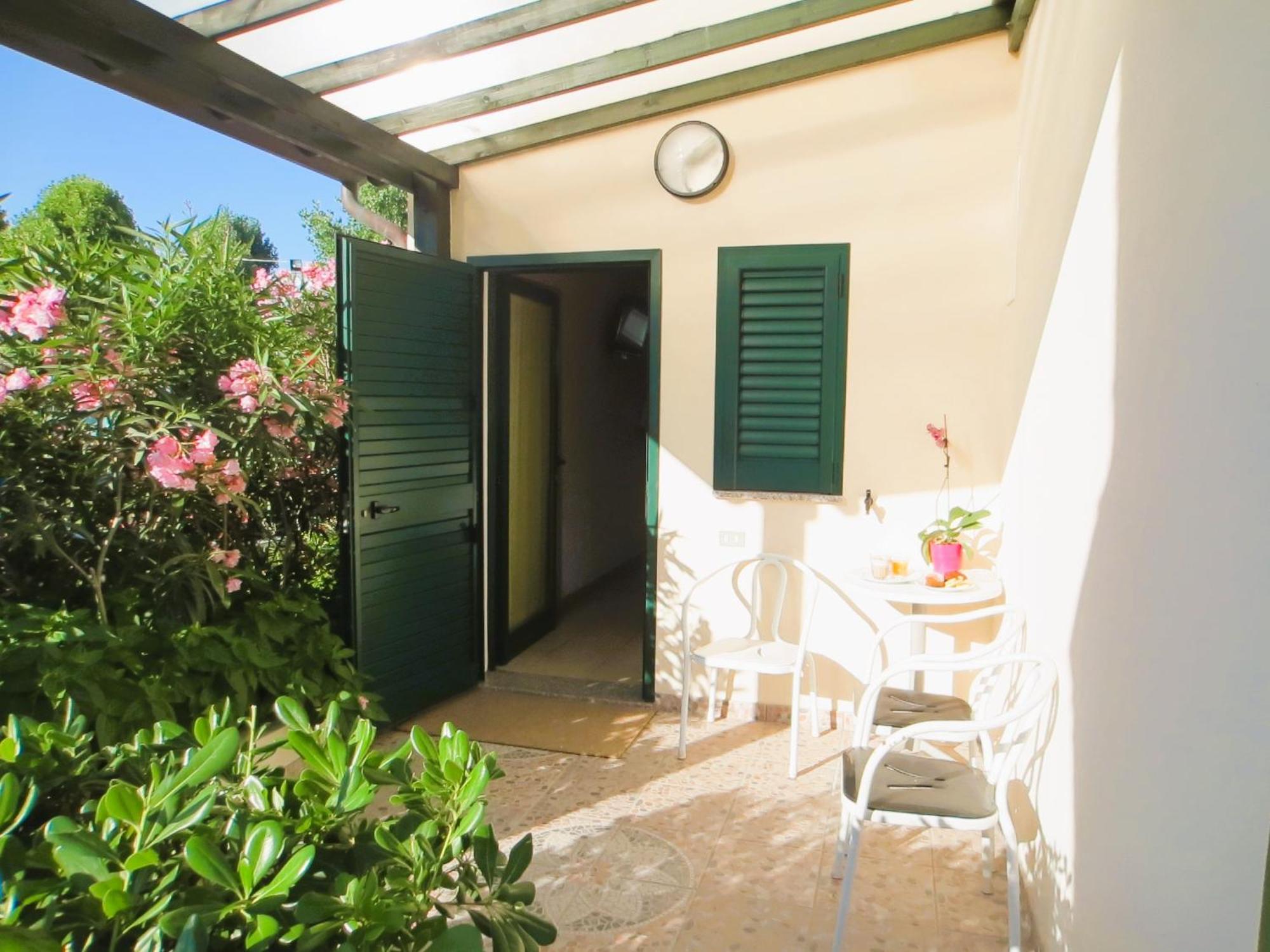 Doppelzimmer mit Patio