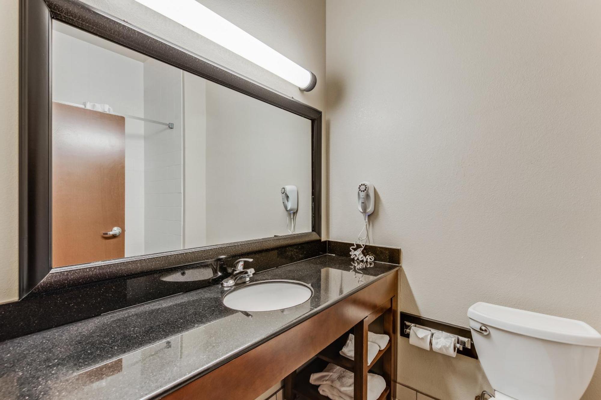 Suite with Two Double Beds - Non-Smoking