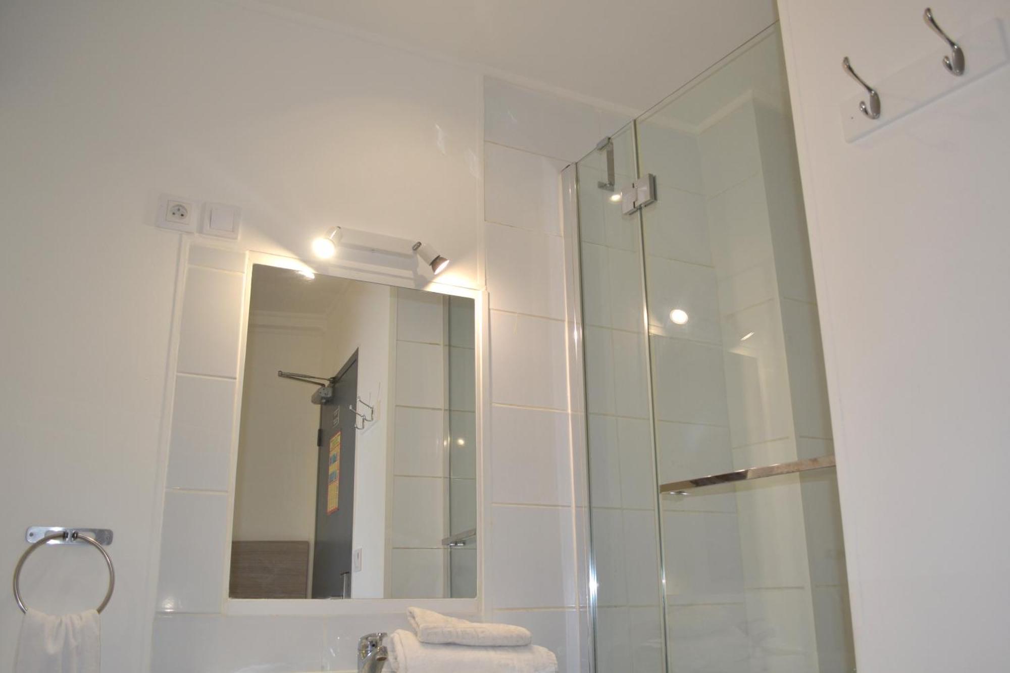 Chambre Double Économique avec Toilettes Communes