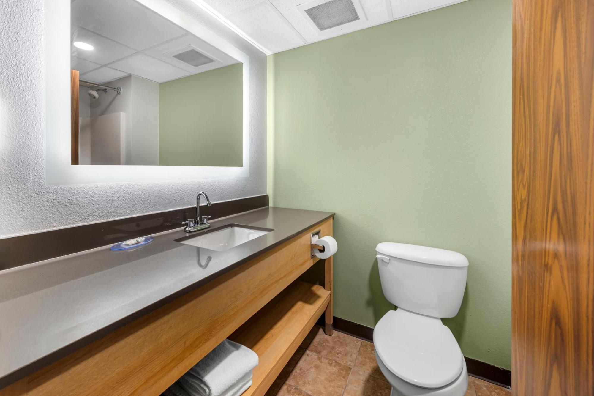 Queen Suite with Two Queen Beds - Non Smoking